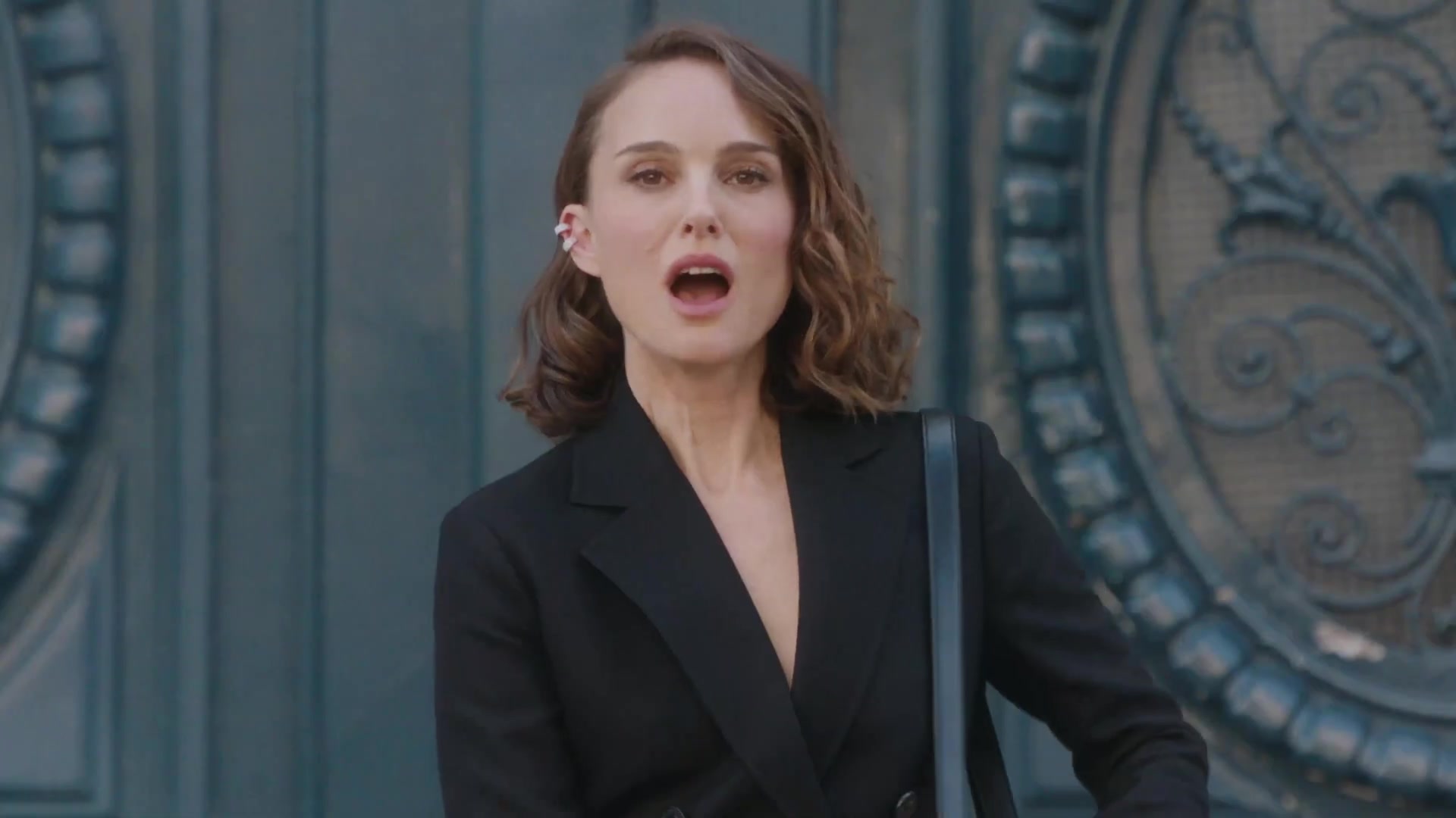 Miss_Dior_-_A_Miss_in_Paris_Episode_1-00_00_04_680.jpeg