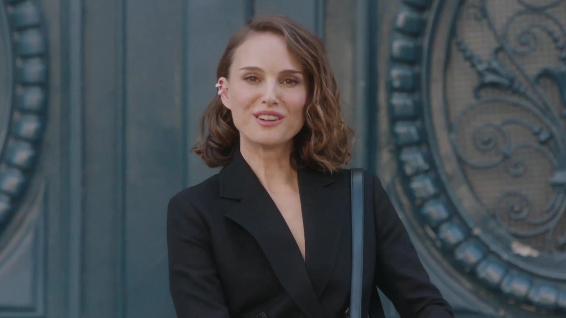 Miss_Dior_-_A_Miss_in_Paris_Episode_1-00_00_05_040.jpeg