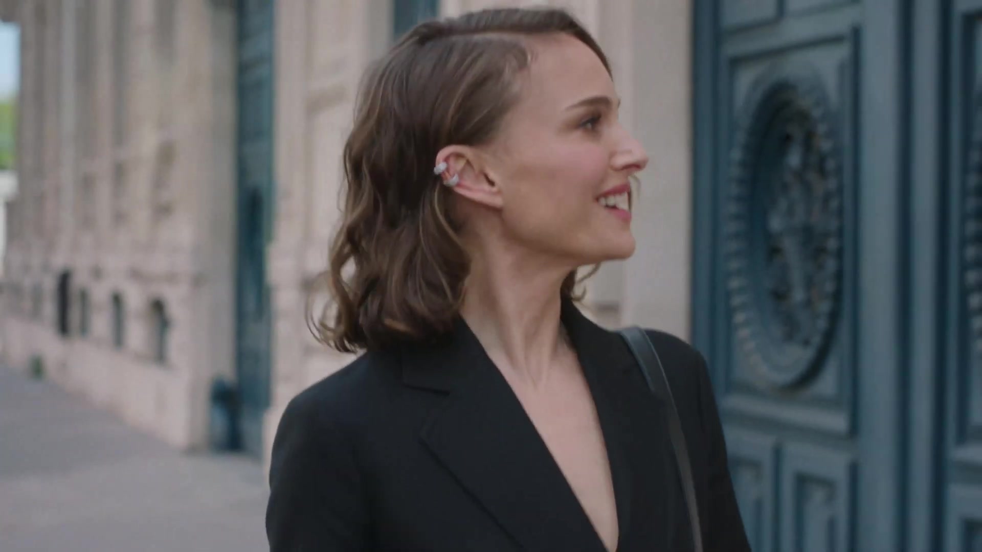 Miss_Dior_-_A_Miss_in_Paris_Episode_1-00_00_11_400.jpeg