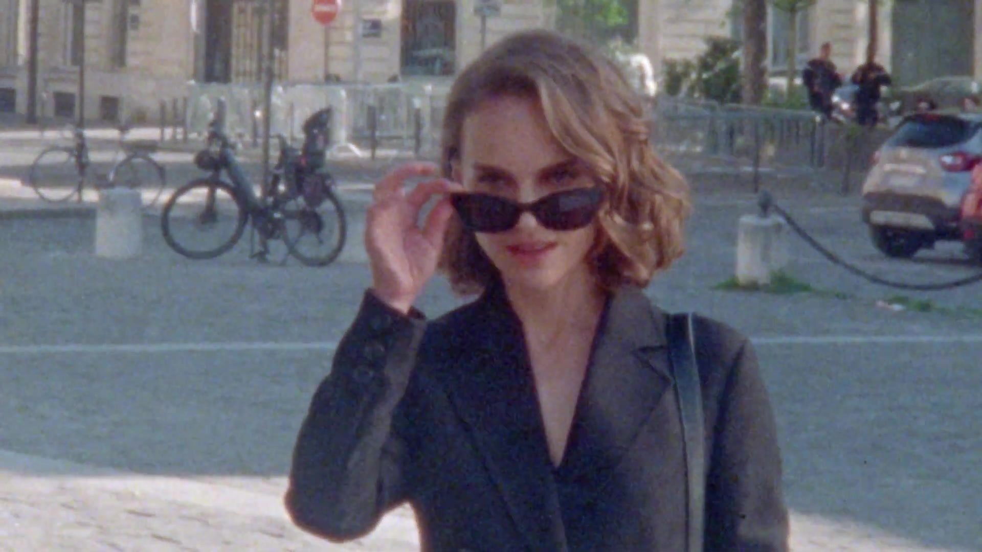 Miss_Dior_-_A_Miss_in_Paris_Episode_1-00_00_13_640.jpeg