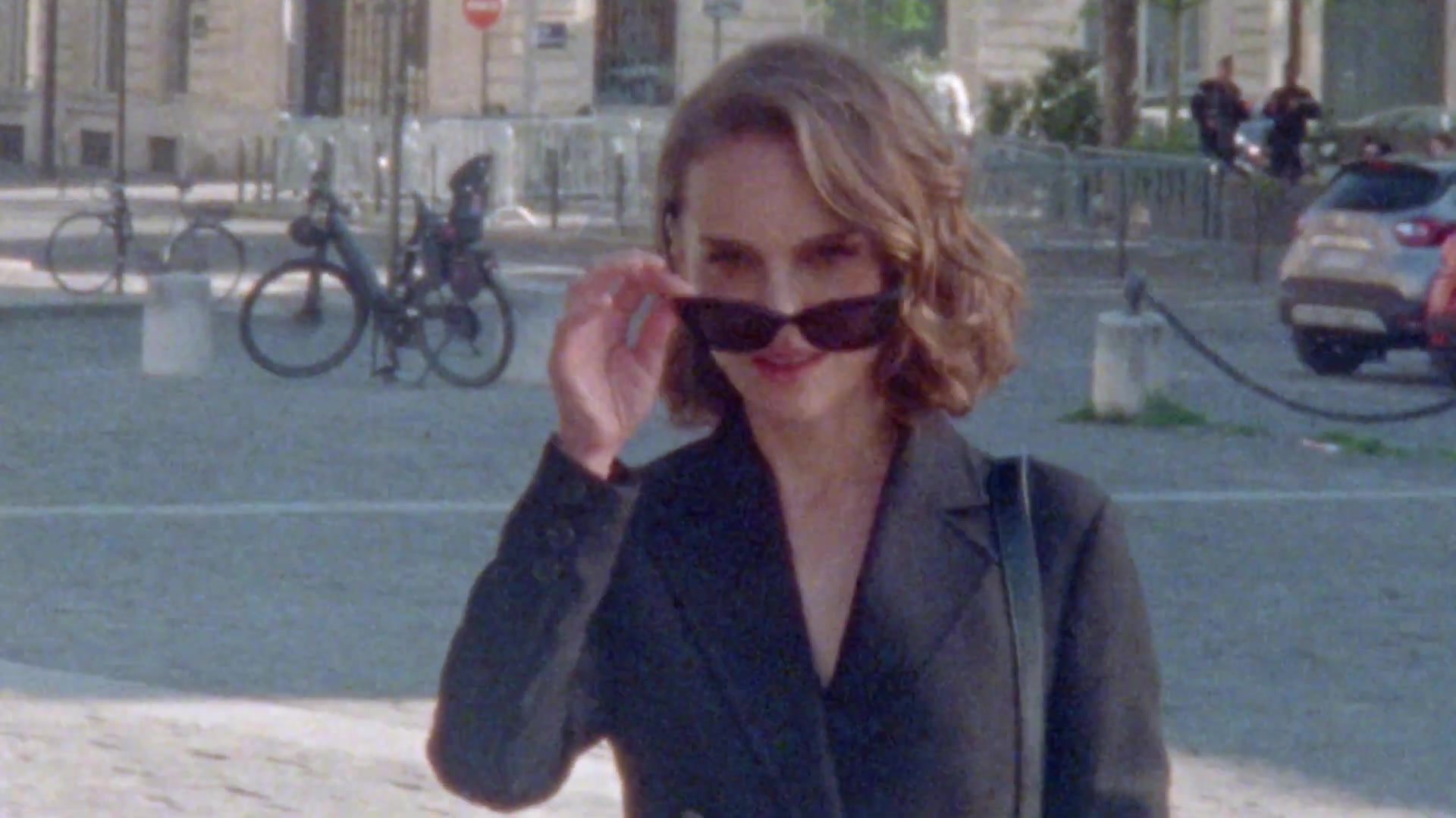 Miss_Dior_-_A_Miss_in_Paris_Episode_1-00_00_13_840.jpeg