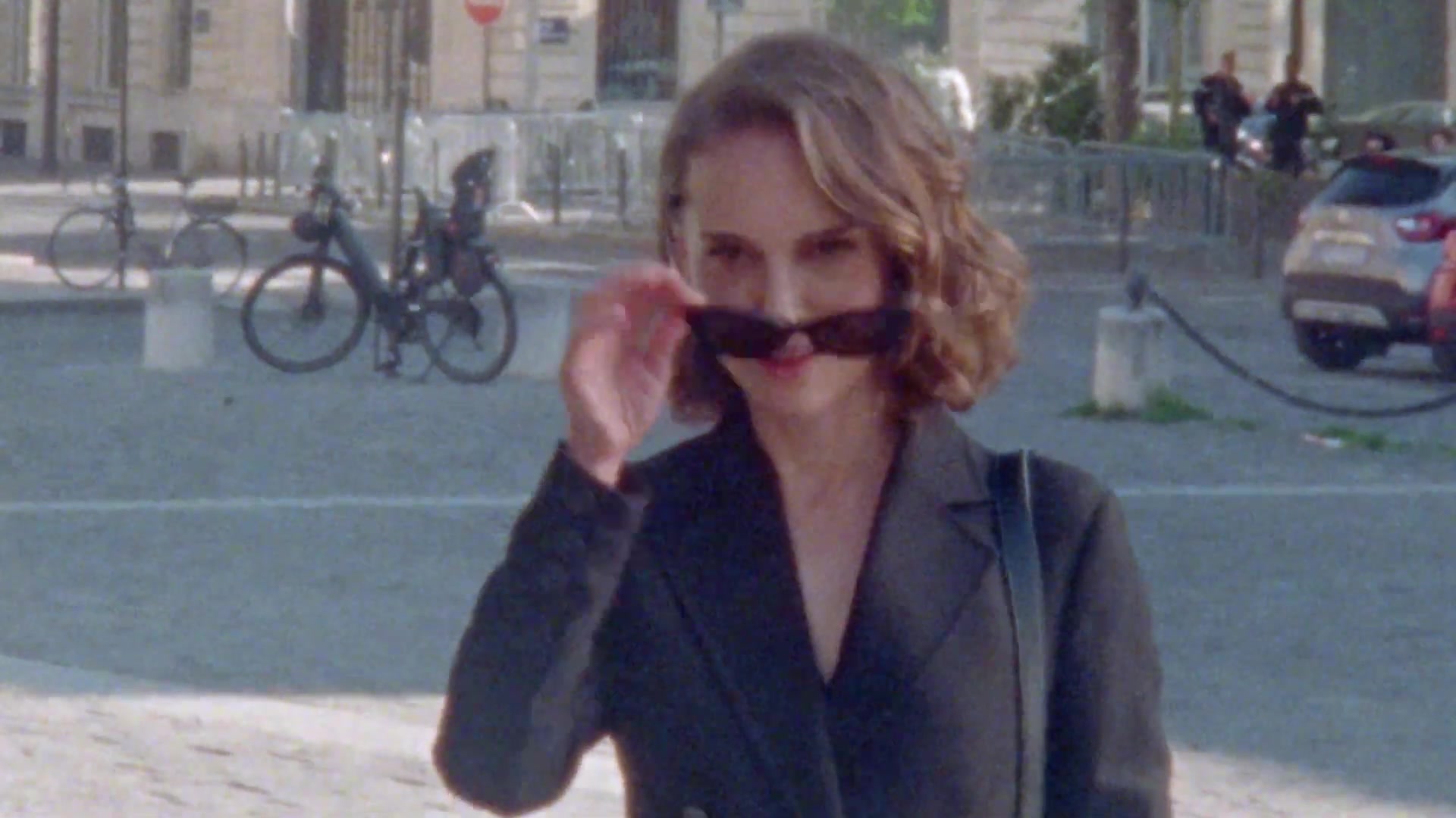 Miss_Dior_-_A_Miss_in_Paris_Episode_1-00_00_13_880.jpeg