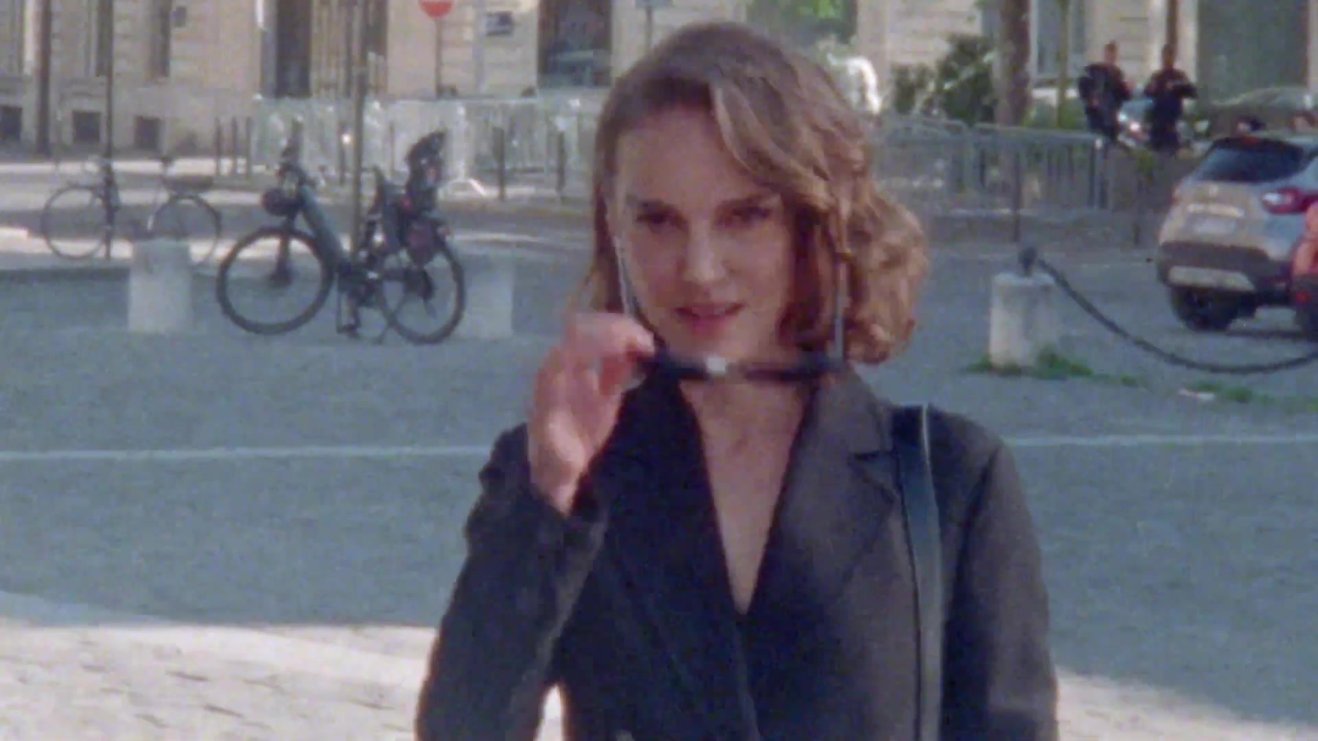 Miss_Dior_-_A_Miss_in_Paris_Episode_1-00_00_14_080.jpeg