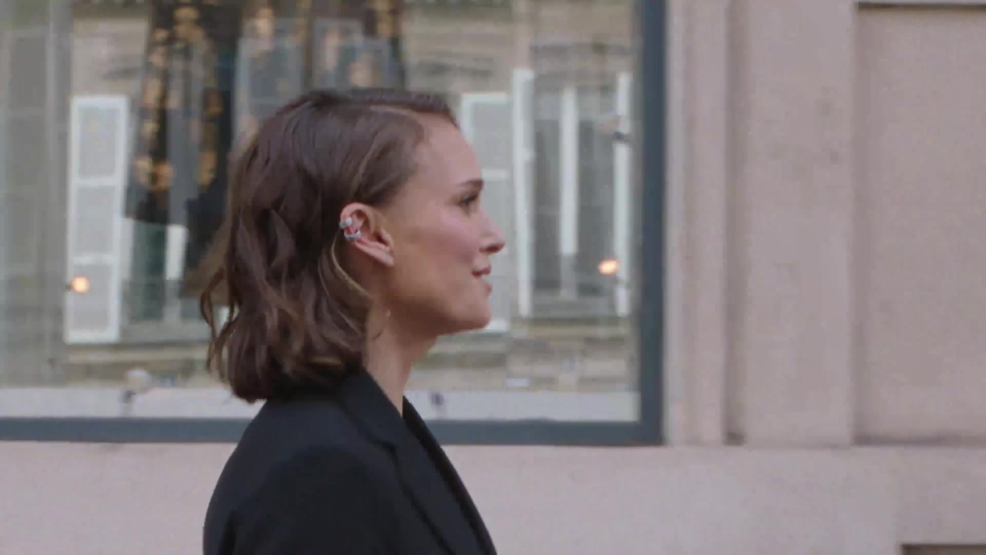 Miss_Dior_-_A_Miss_in_Paris_Episode_1-00_00_14_680.jpeg