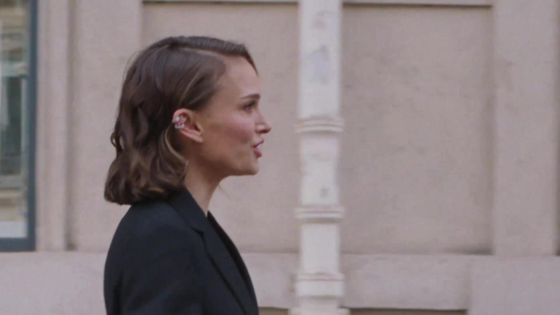 Miss_Dior_-_A_Miss_in_Paris_Episode_1-00_00_15_640.jpeg
