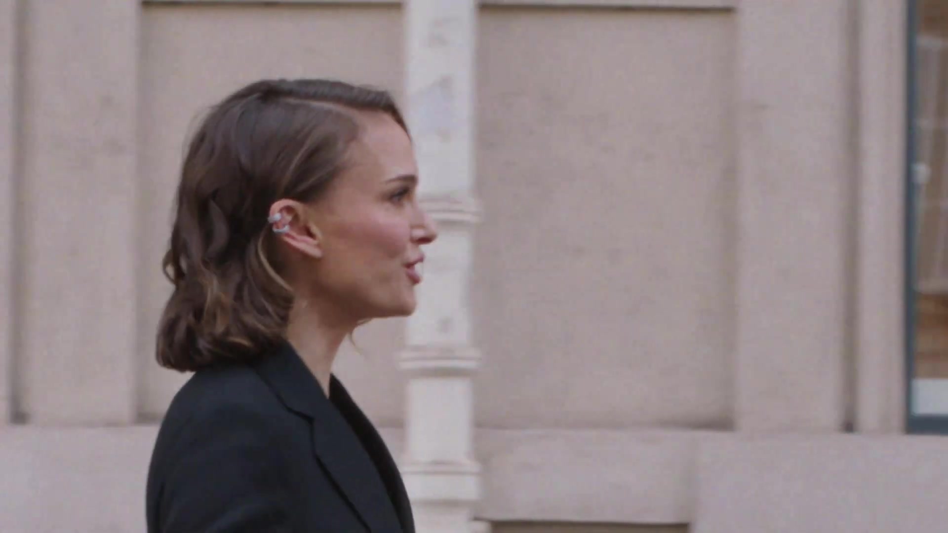 Miss_Dior_-_A_Miss_in_Paris_Episode_1-00_00_15_800.jpeg