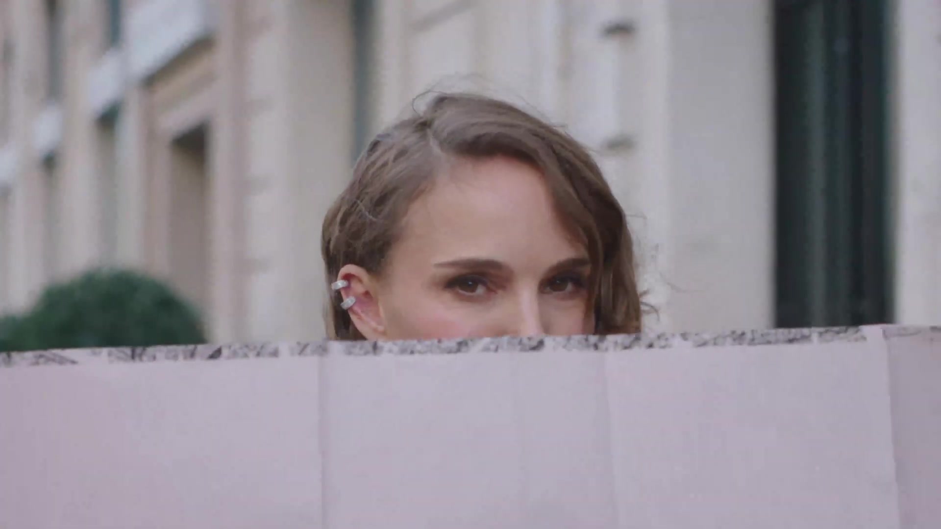 Miss_Dior_-_A_Miss_in_Paris_Episode_1-00_00_40_320.jpeg
