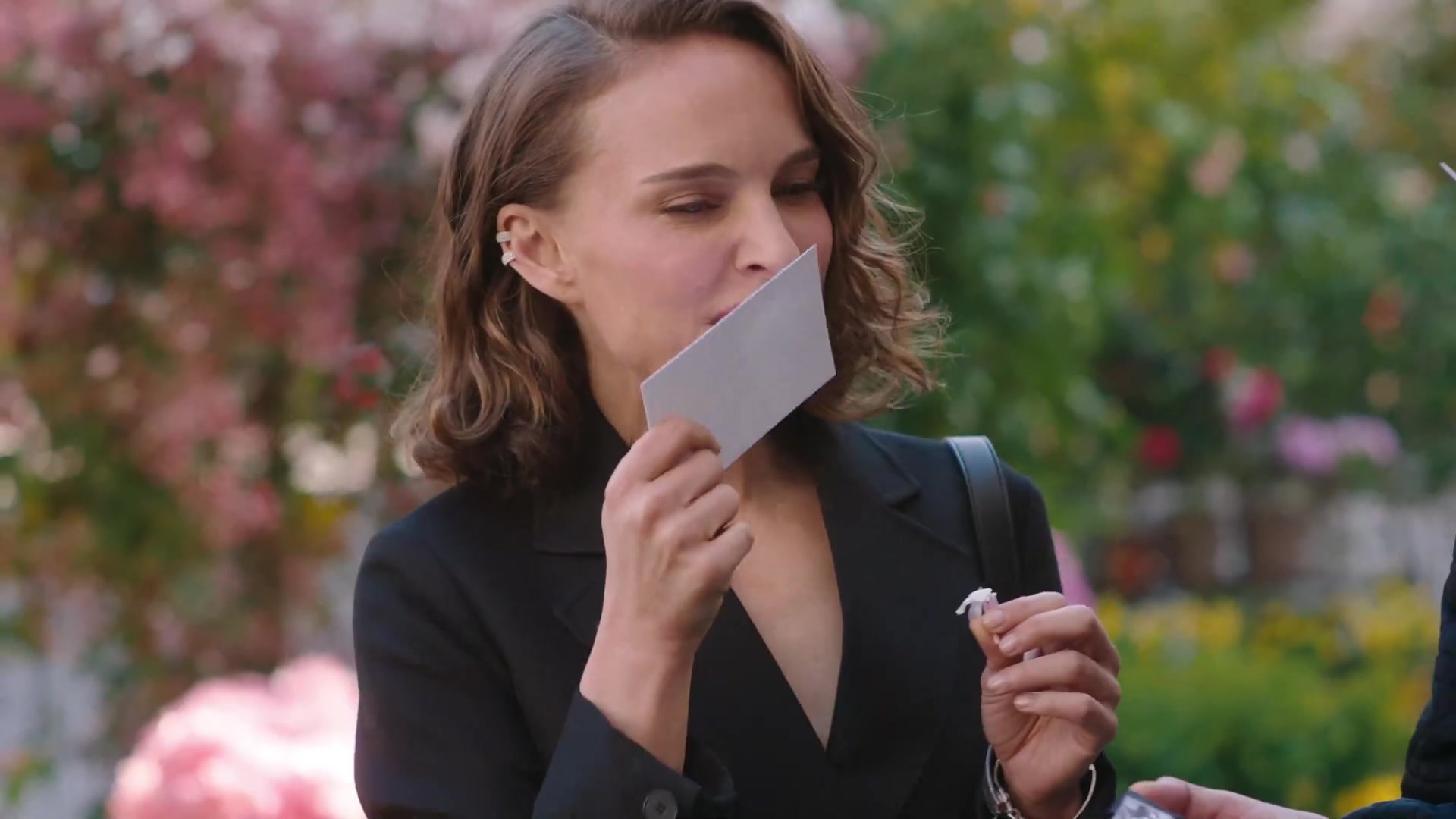Miss_Dior_-_A_Miss_in_Paris_Episode_2-00_00_47_800.jpeg