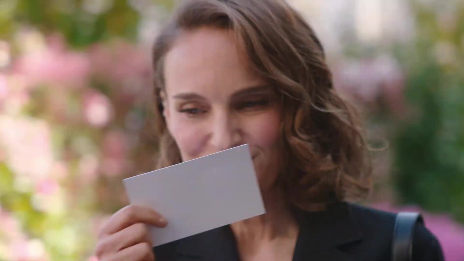 Miss_Dior_-_A_Miss_in_Paris_Episode_2-00_00_50_120.jpeg