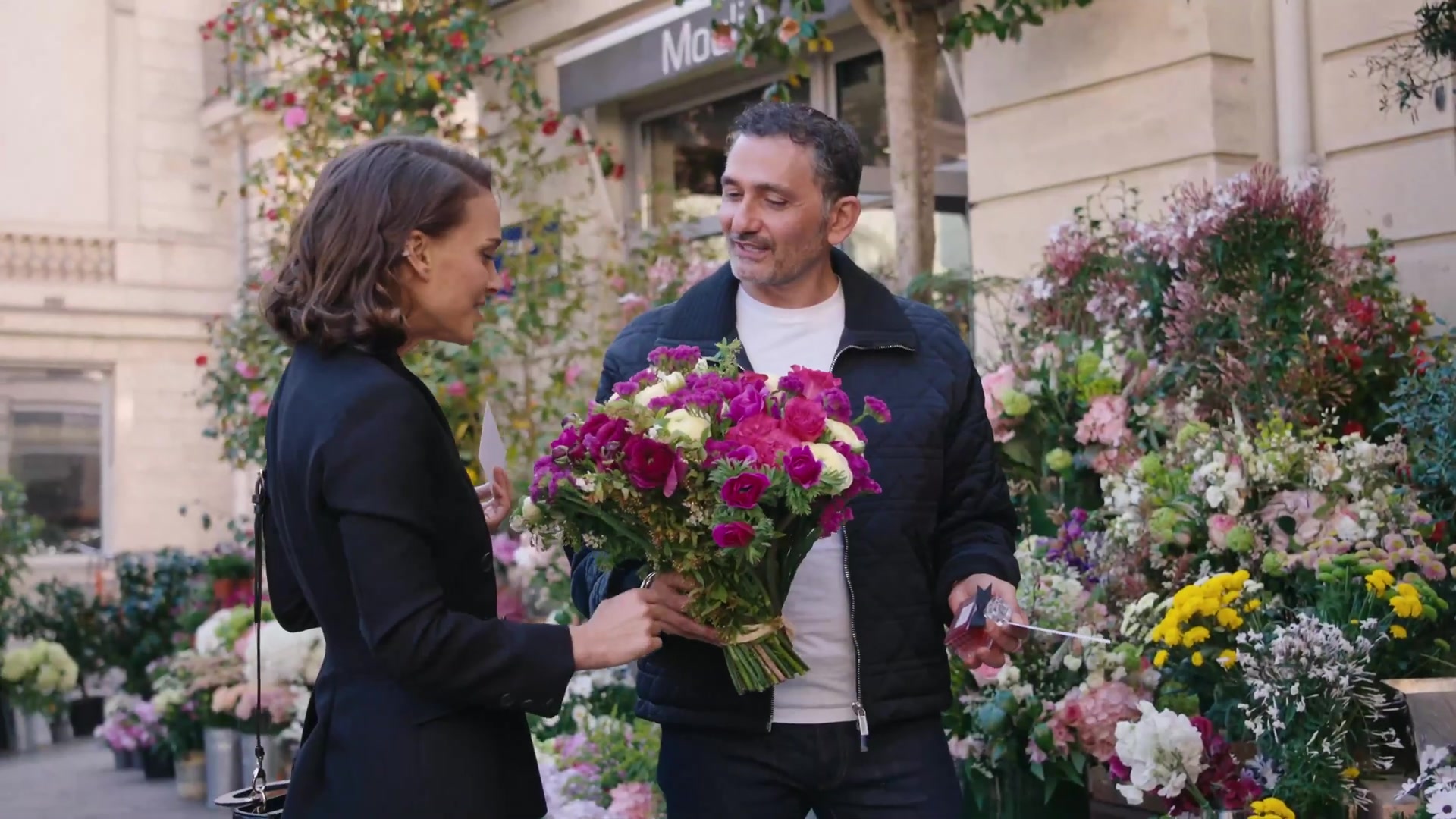 Miss_Dior_-_A_Miss_in_Paris_Episode_2-00_00_53_240.jpeg