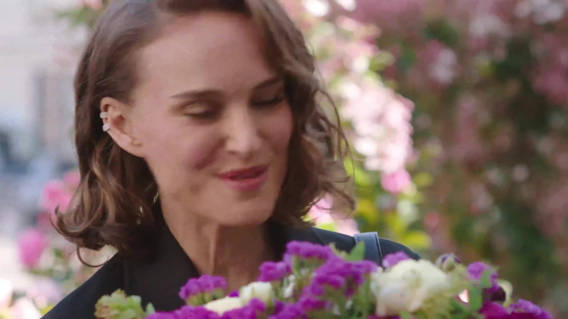 Miss_Dior_-_A_Miss_in_Paris_Episode_2-00_00_54_200.jpeg