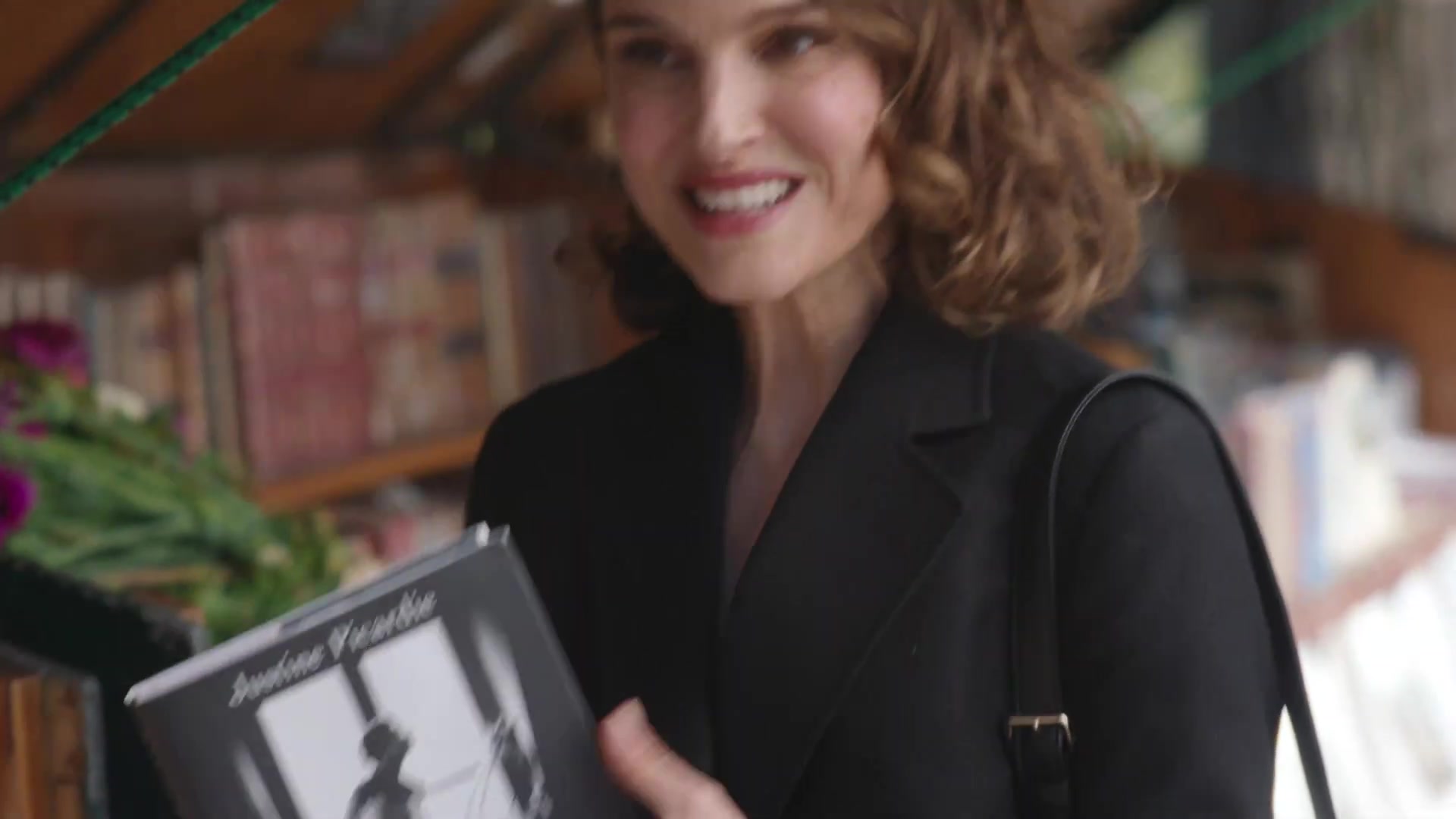 Miss_Dior_-_A_Miss_in_Paris_Episode_3-00_00_17_160.jpeg