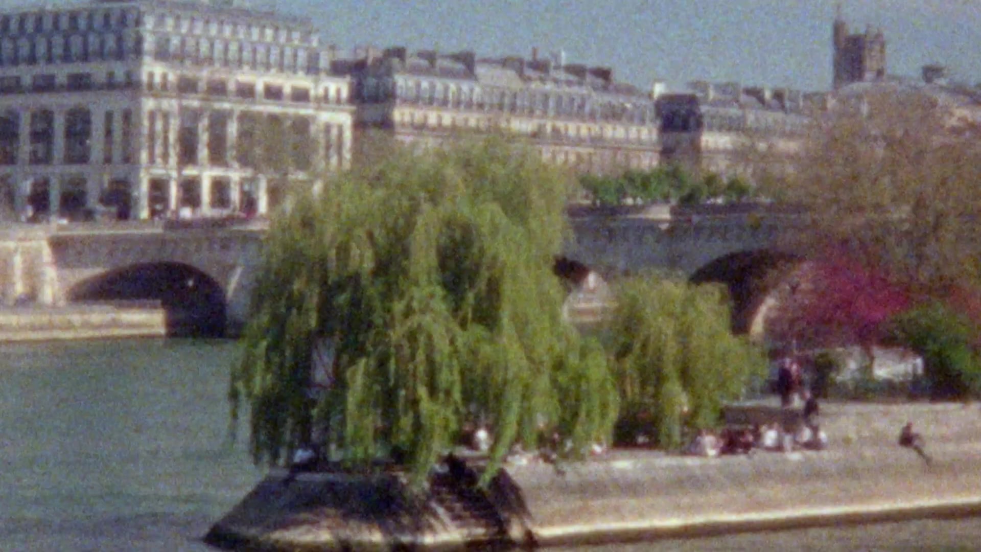 Miss_Dior_-_A_Miss_in_Paris_Episode_3-00_00_35_240.jpeg
