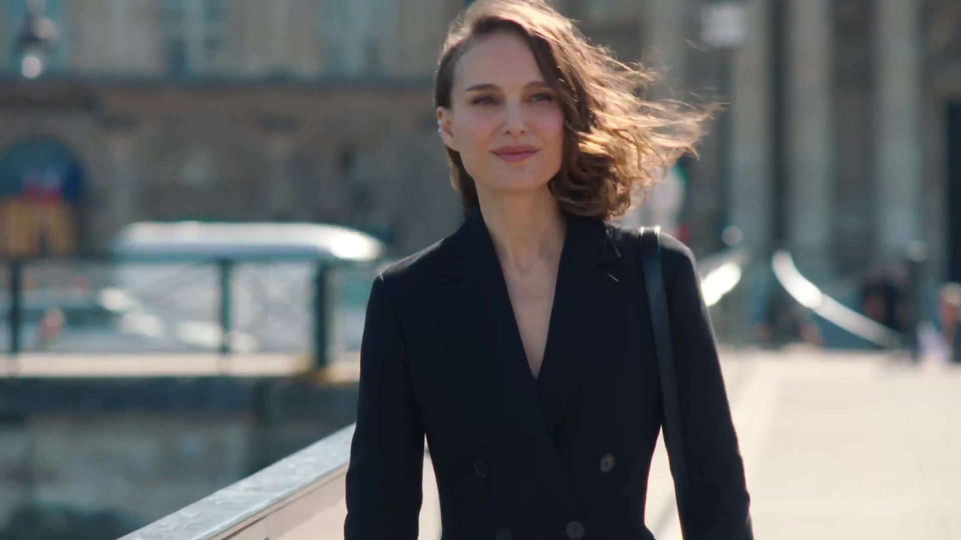 Miss_Dior_-_A_Miss_in_Paris_Episode_3-00_00_36_840.jpeg