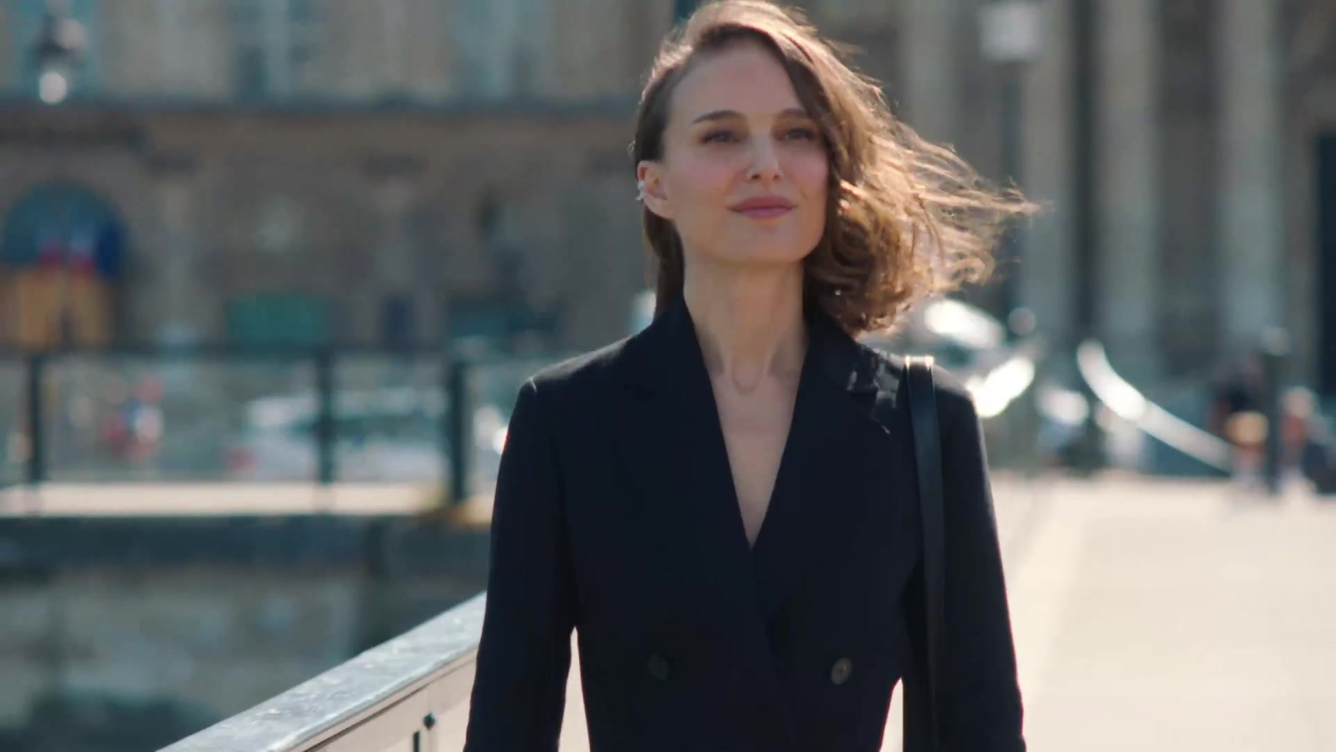 Miss_Dior_-_A_Miss_in_Paris_Episode_3-00_00_37_240.jpeg