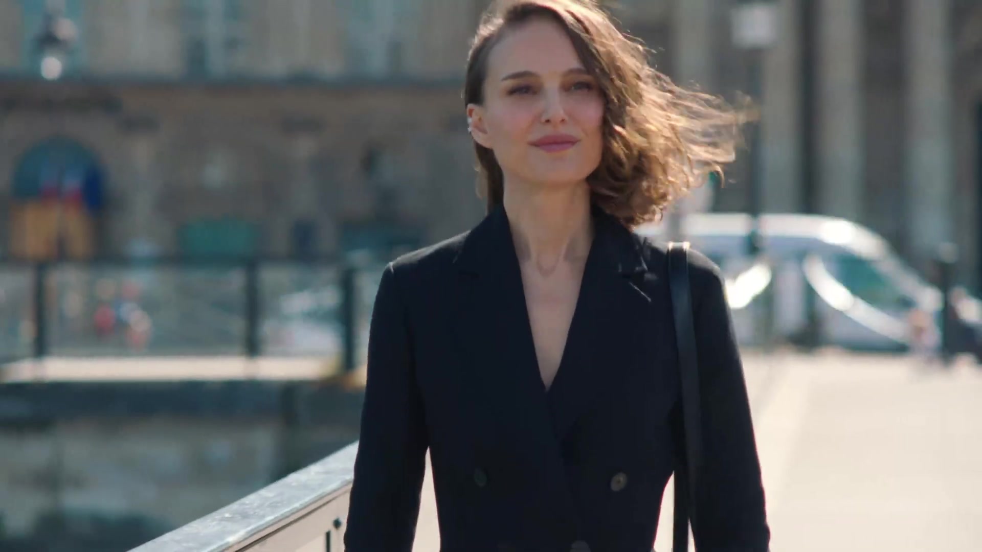Miss_Dior_-_A_Miss_in_Paris_Episode_3-00_00_37_400.jpeg