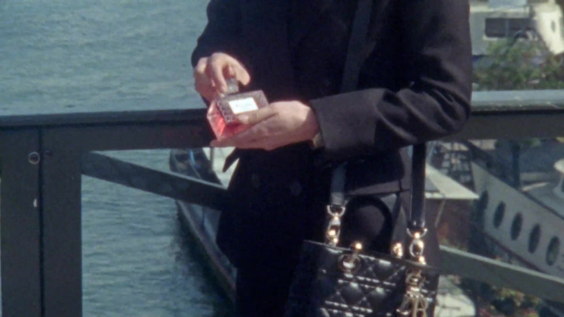 Miss_Dior_-_A_Miss_in_Paris_Episode_3-00_00_39_320.jpeg