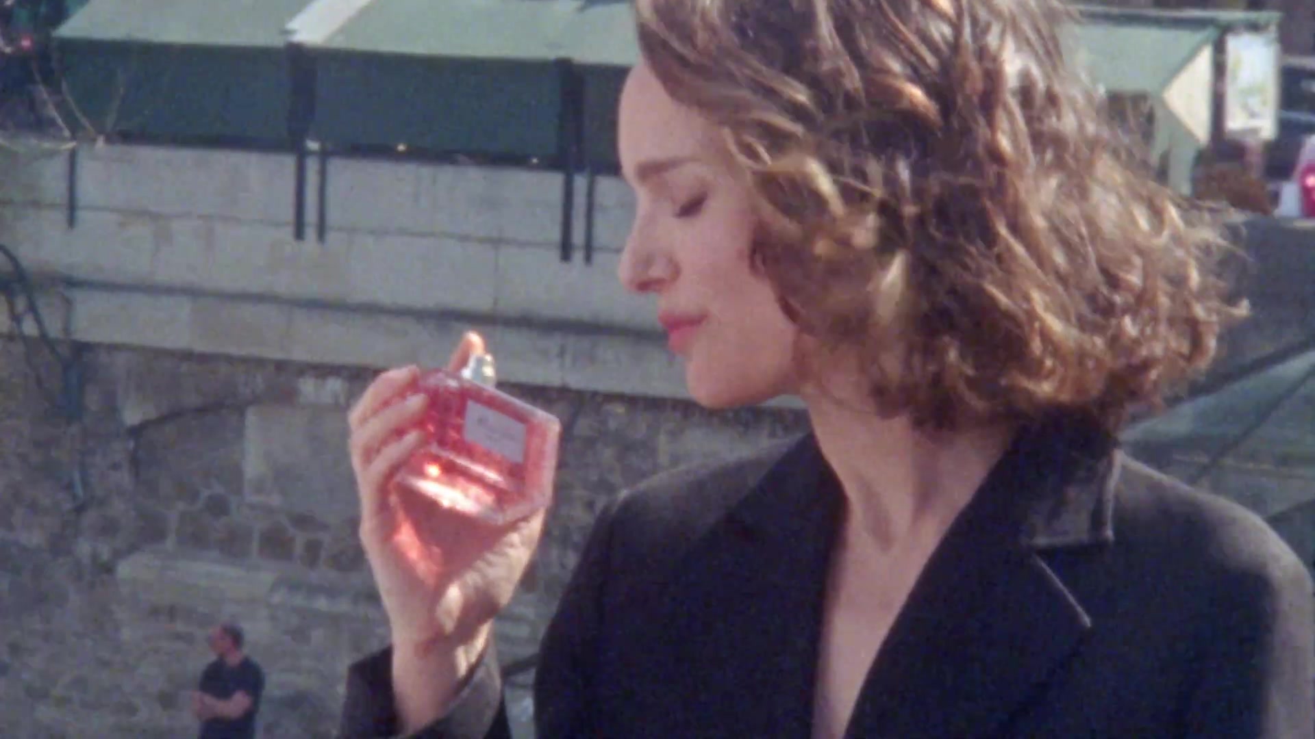 Miss_Dior_-_A_Miss_in_Paris_Episode_3-00_00_46_840.jpeg