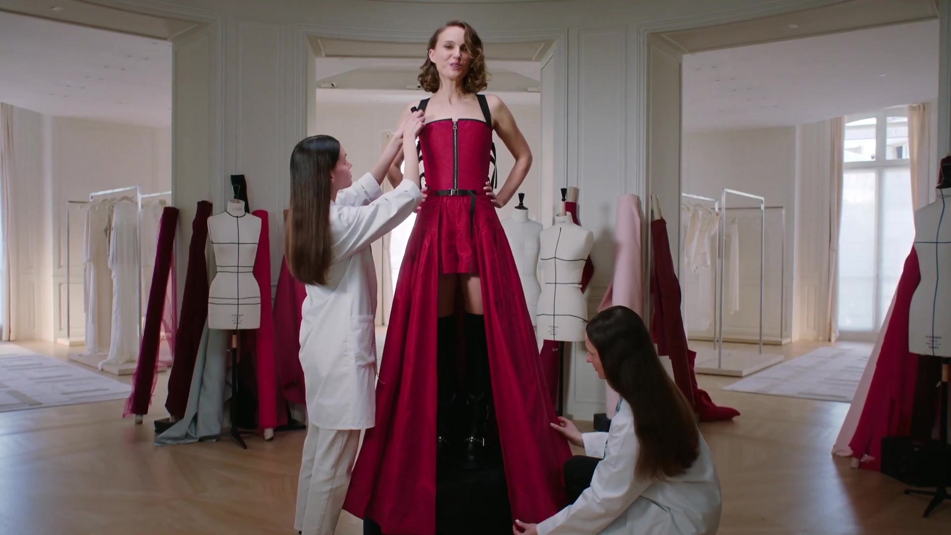 Miss_Dior_-_A_Miss_in_Paris_Episode_5-00_00_03_560.jpeg
