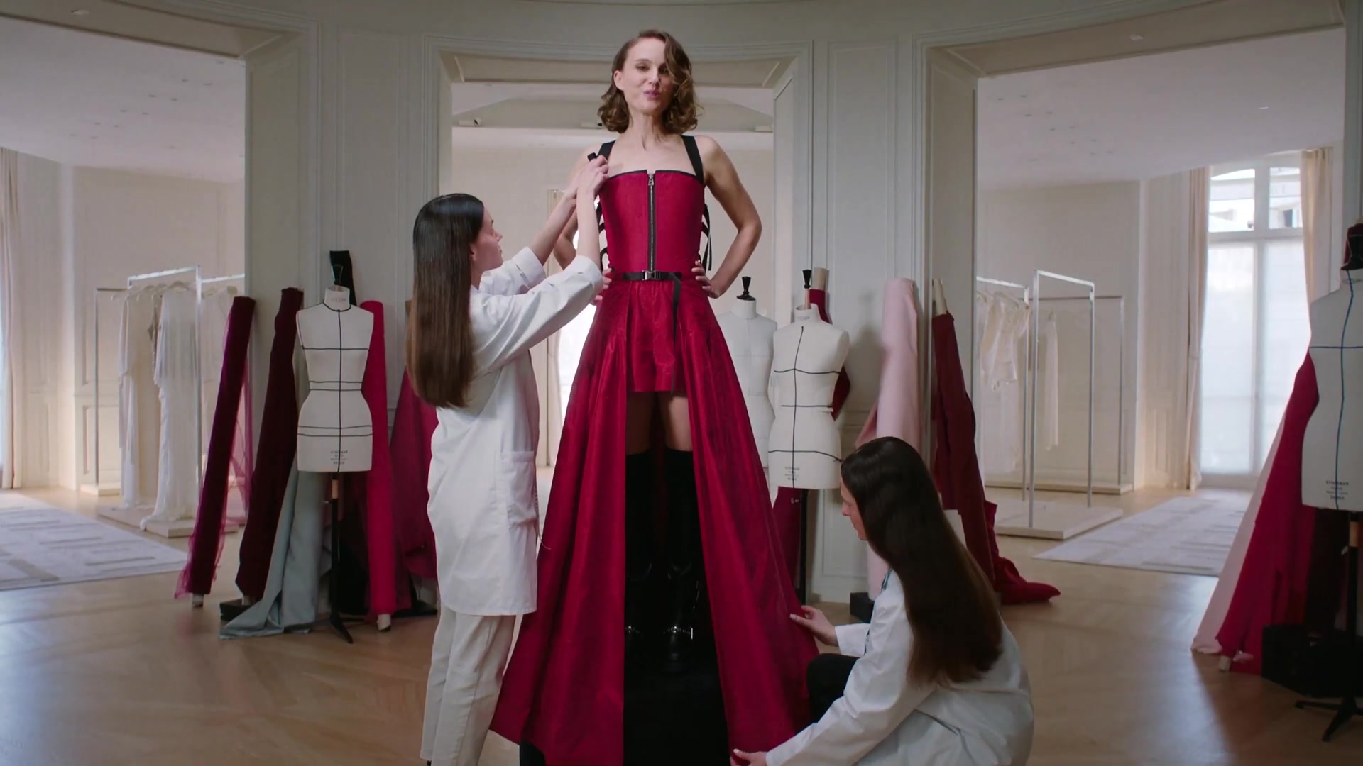 Miss_Dior_-_A_Miss_in_Paris_Episode_5-00_00_03_640.jpeg