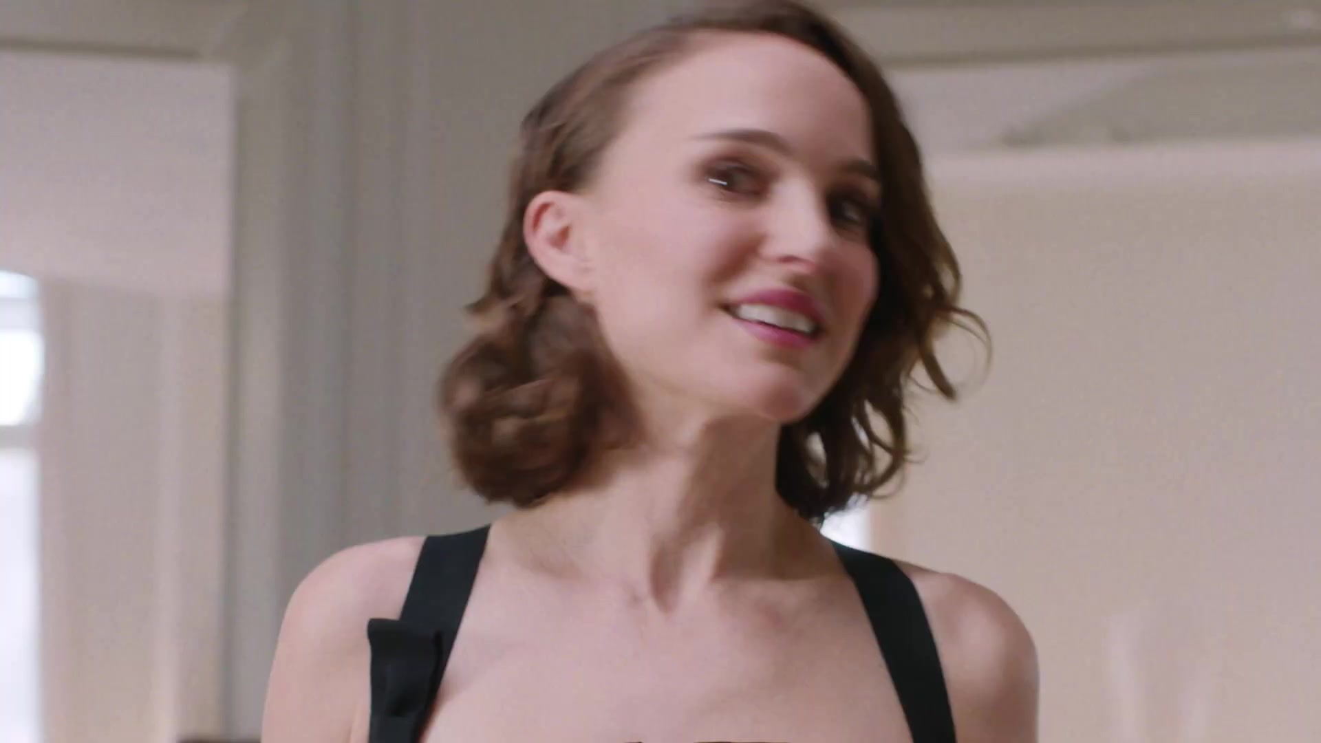 Miss_Dior_-_A_Miss_in_Paris_Episode_5-00_00_29_320.jpeg