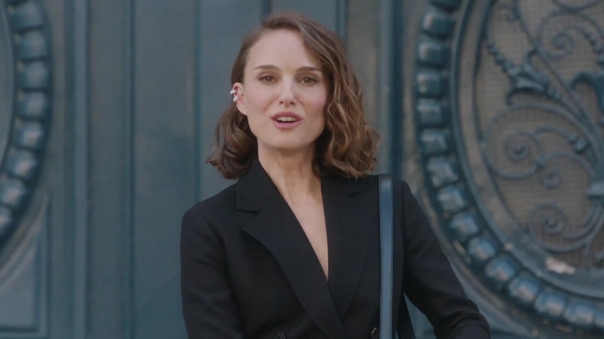 Miss_Dior_-_A_Miss_in_Paris_Episode_1-00_00_04_880.jpeg