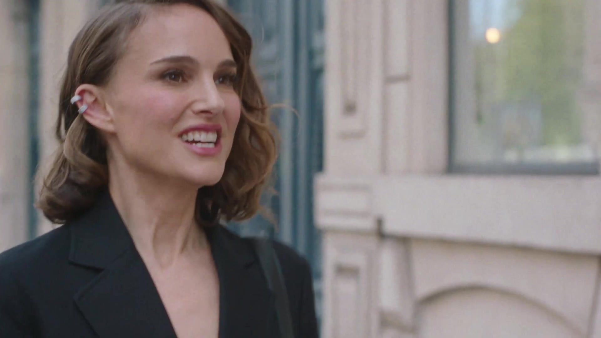 Miss_Dior_-_A_Miss_in_Paris_Episode_1-00_00_11_760.jpeg