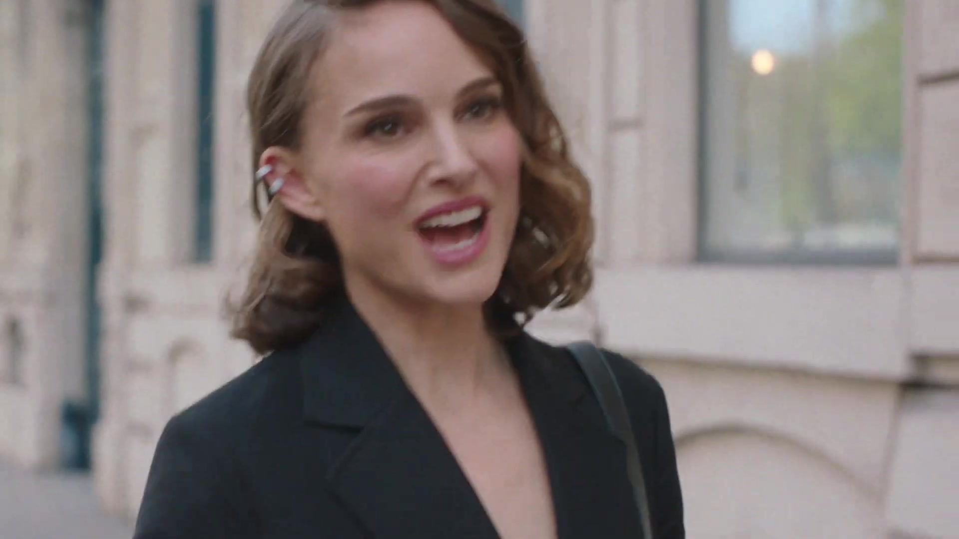 Miss_Dior_-_A_Miss_in_Paris_Episode_1-00_00_12_400.jpeg