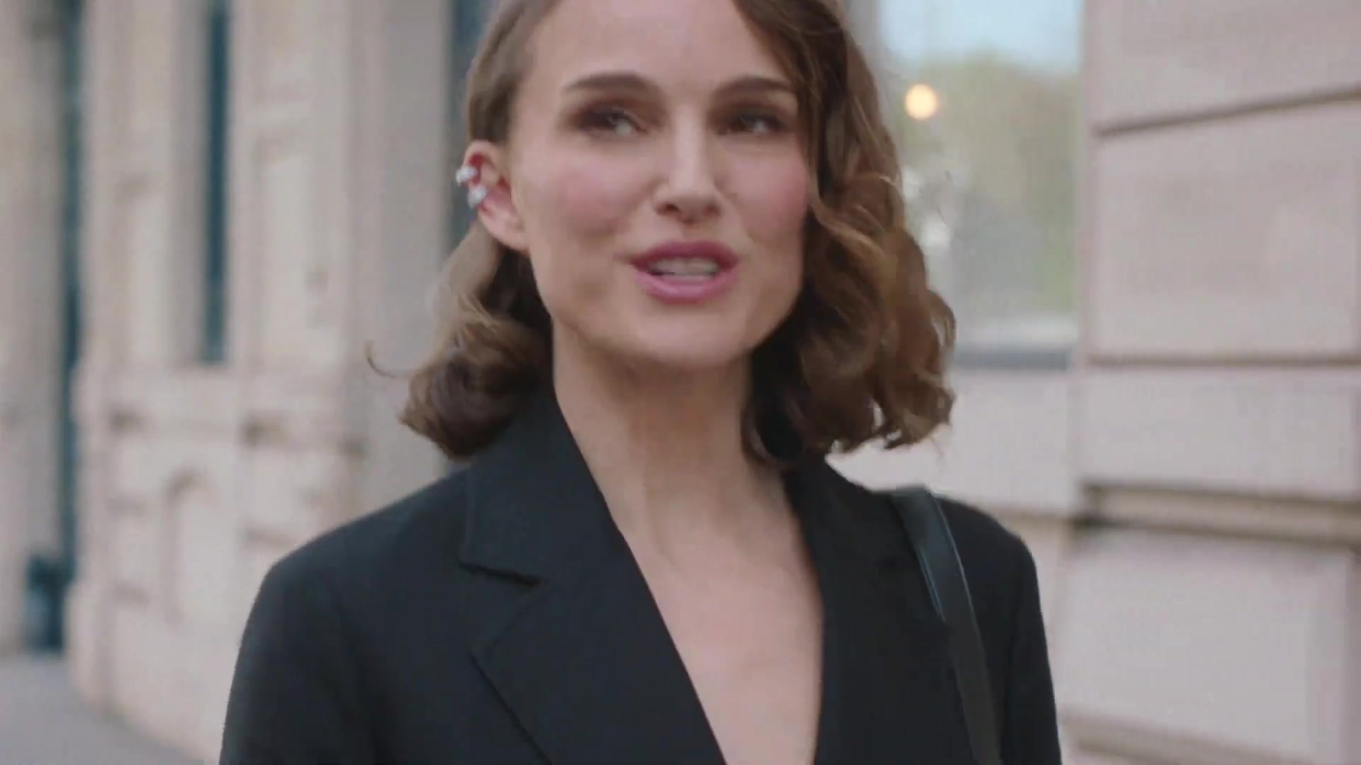 Miss_Dior_-_A_Miss_in_Paris_Episode_1-00_00_13_040.jpeg
