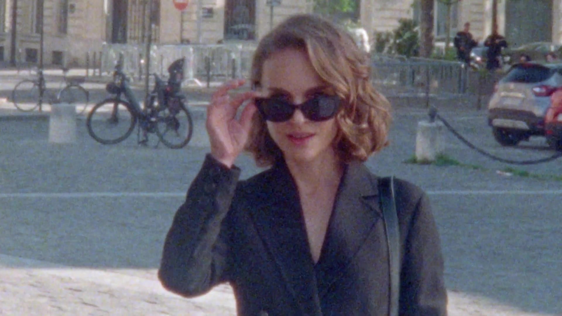 Miss_Dior_-_A_Miss_in_Paris_Episode_1-00_00_13_160.jpeg