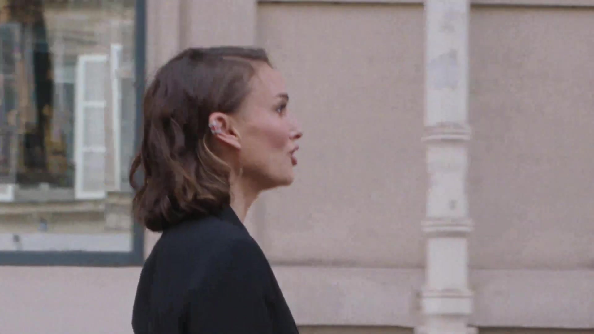 Miss_Dior_-_A_Miss_in_Paris_Episode_1-00_00_15_360.jpeg