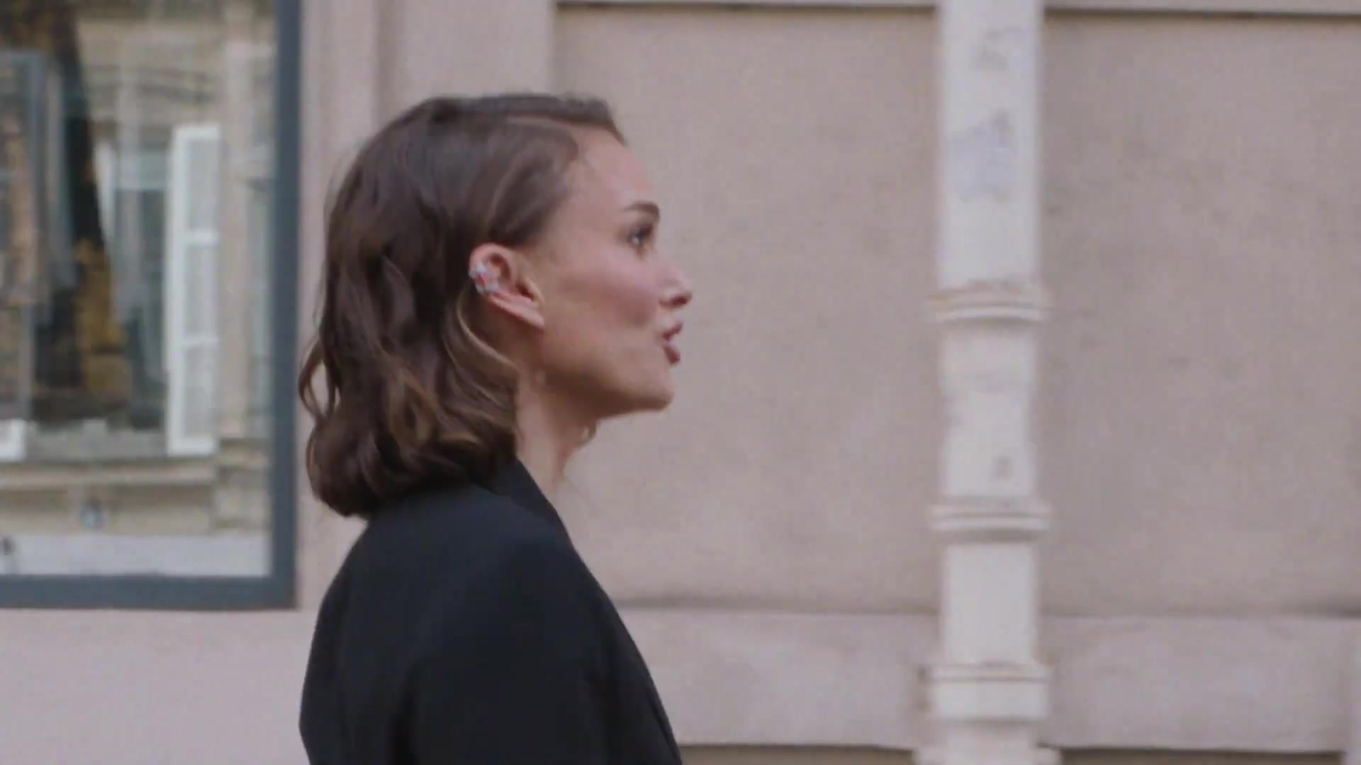 Miss_Dior_-_A_Miss_in_Paris_Episode_1-00_00_15_400.jpeg
