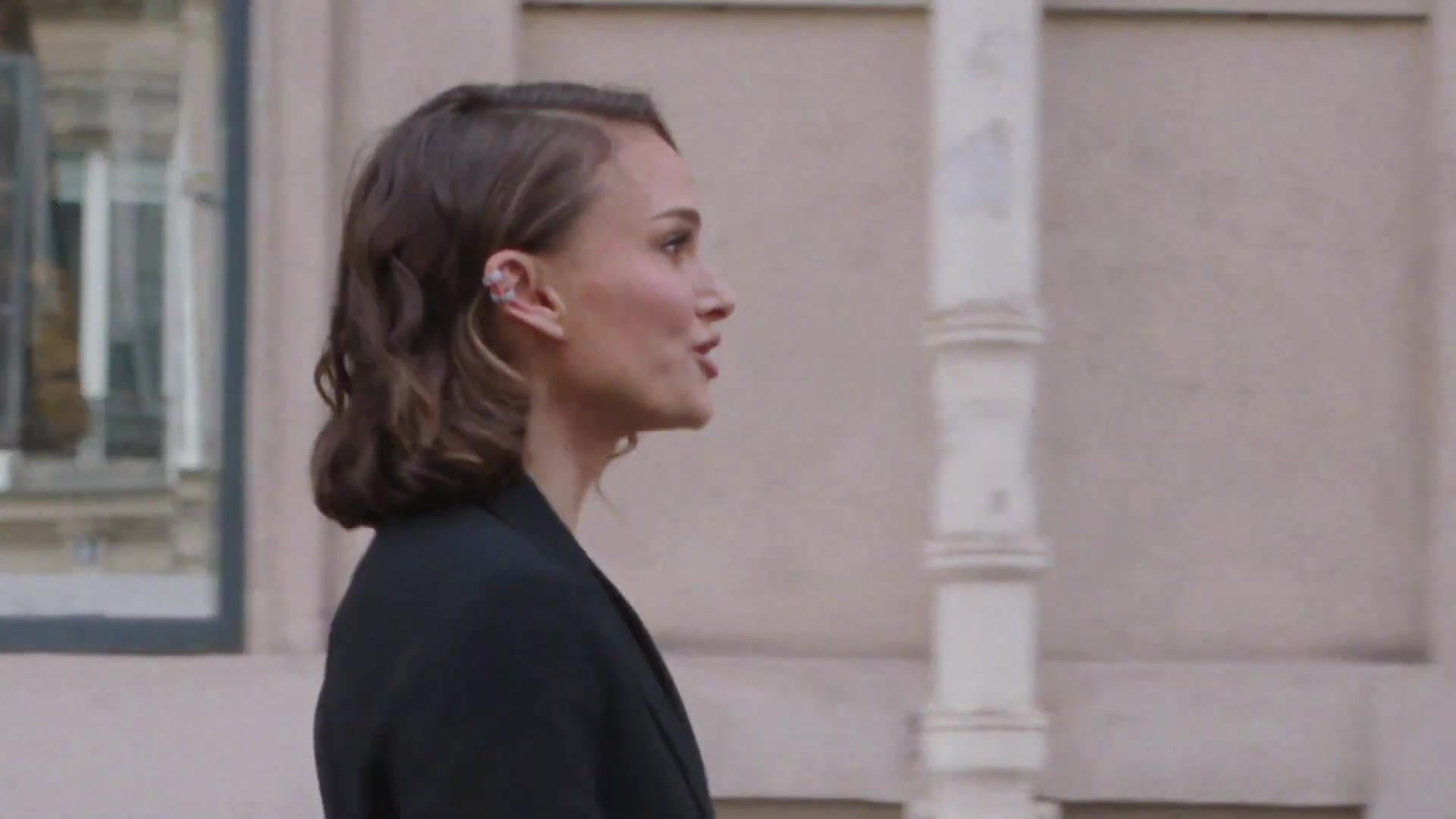Miss_Dior_-_A_Miss_in_Paris_Episode_1-00_00_15_480.jpeg