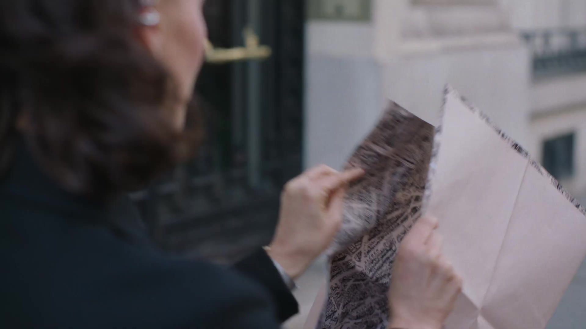 Miss_Dior_-_A_Miss_in_Paris_Episode_1-00_00_28_200.jpeg