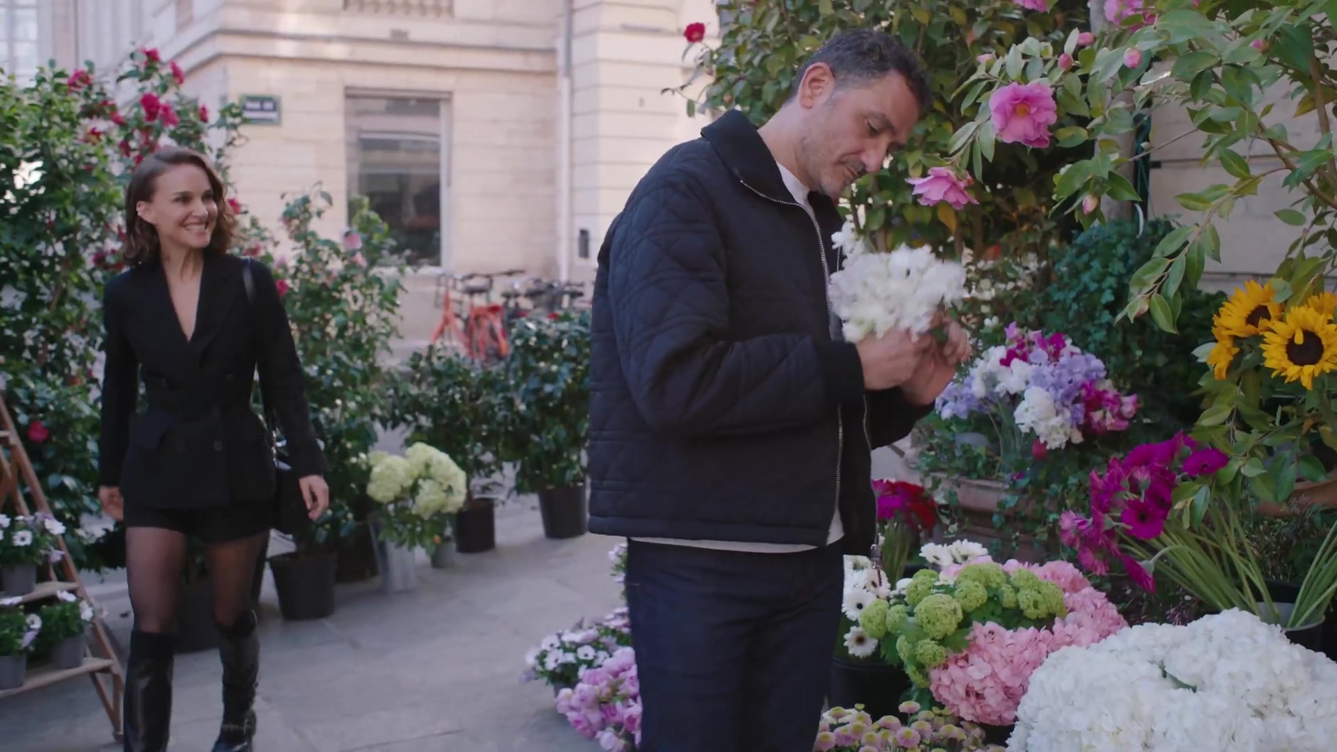 Miss_Dior_-_A_Miss_in_Paris_Episode_2-00_00_05_000.jpeg