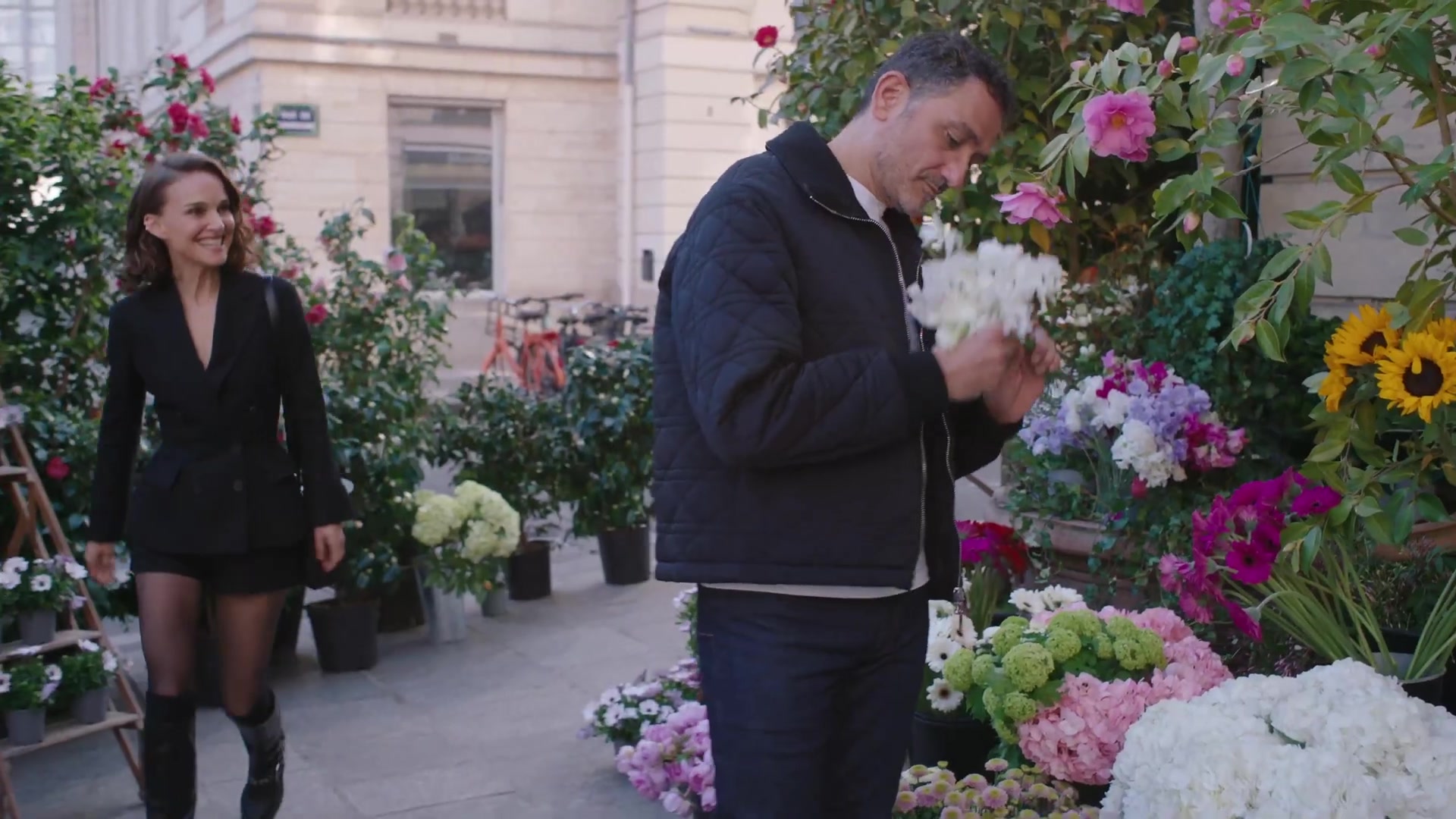 Miss_Dior_-_A_Miss_in_Paris_Episode_2-00_00_05_080.jpeg