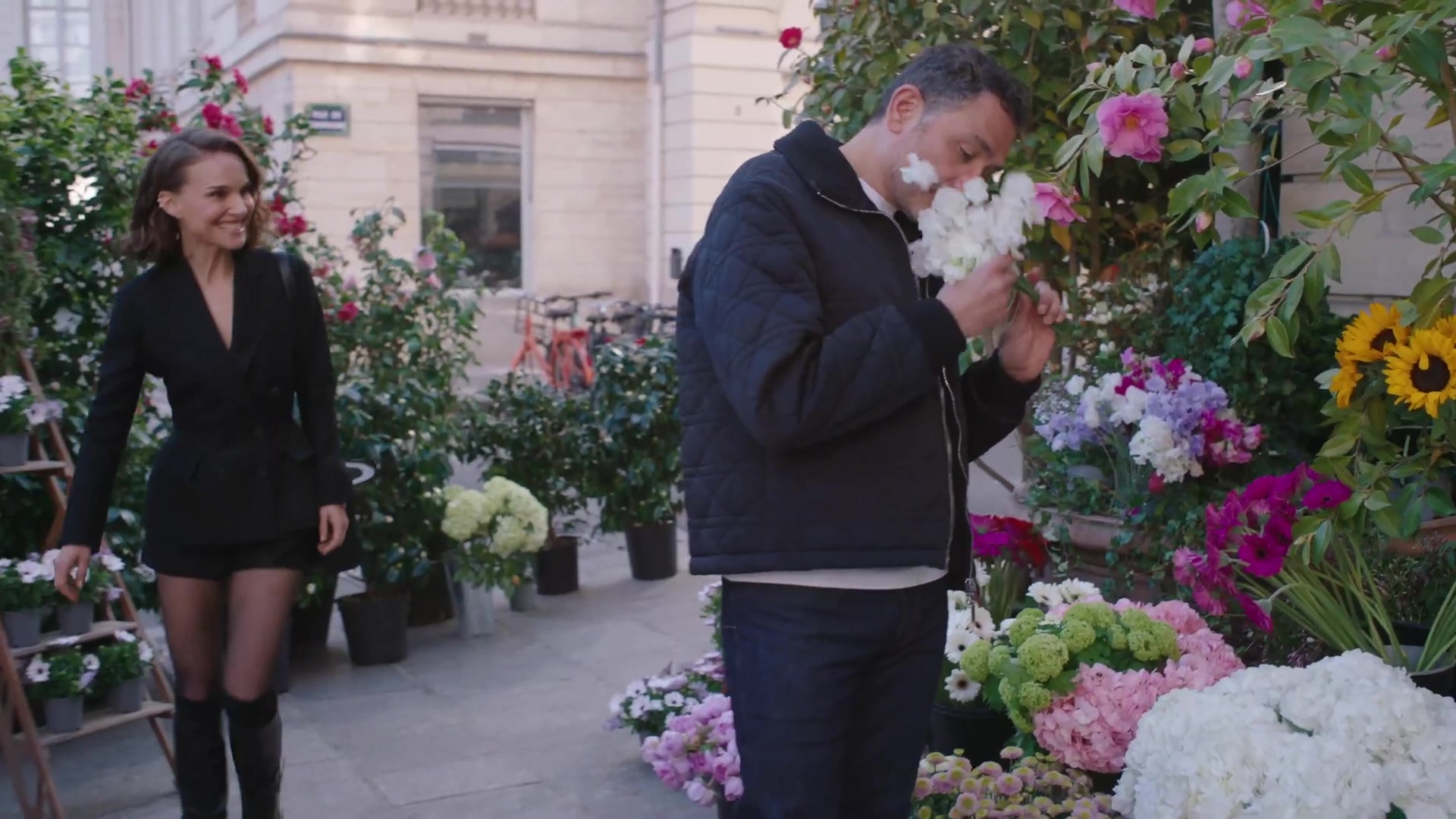 Miss_Dior_-_A_Miss_in_Paris_Episode_2-00_00_05_240.jpeg