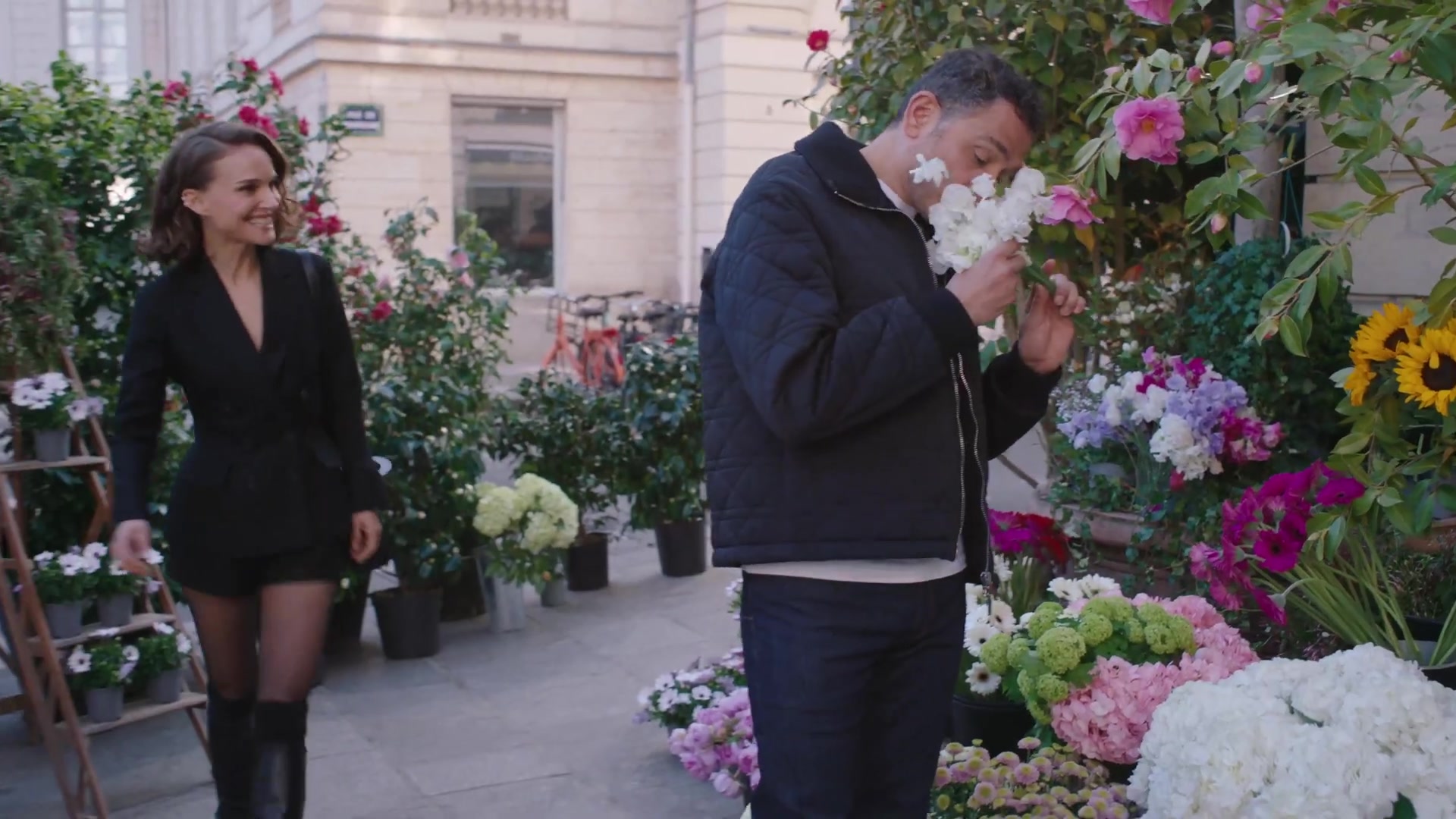 Miss_Dior_-_A_Miss_in_Paris_Episode_2-00_00_05_400.jpeg
