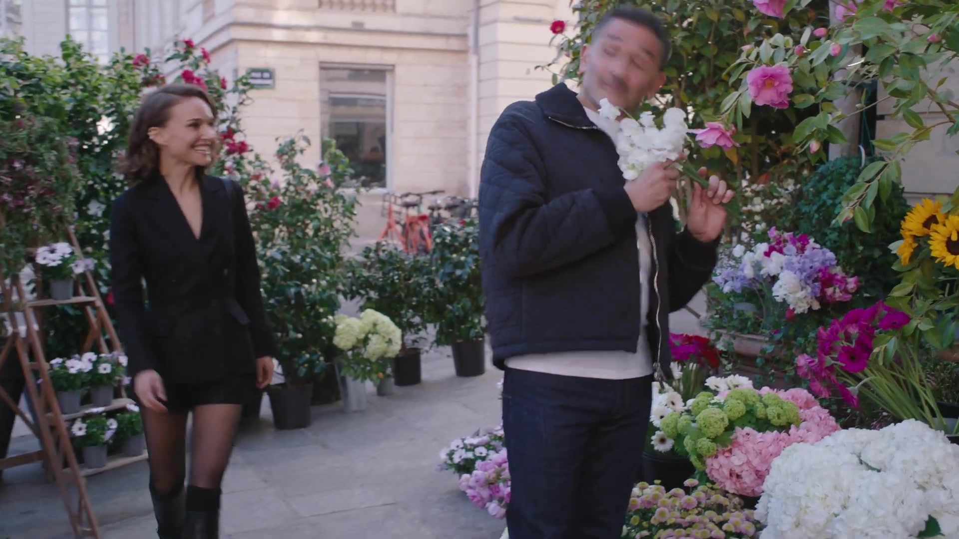 Miss_Dior_-_A_Miss_in_Paris_Episode_2-00_00_05_560.jpeg