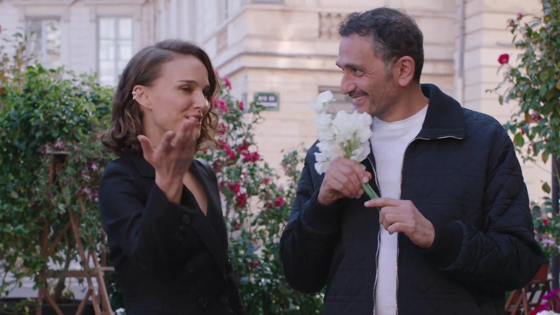Miss_Dior_-_A_Miss_in_Paris_Episode_2-00_00_09_000.jpeg