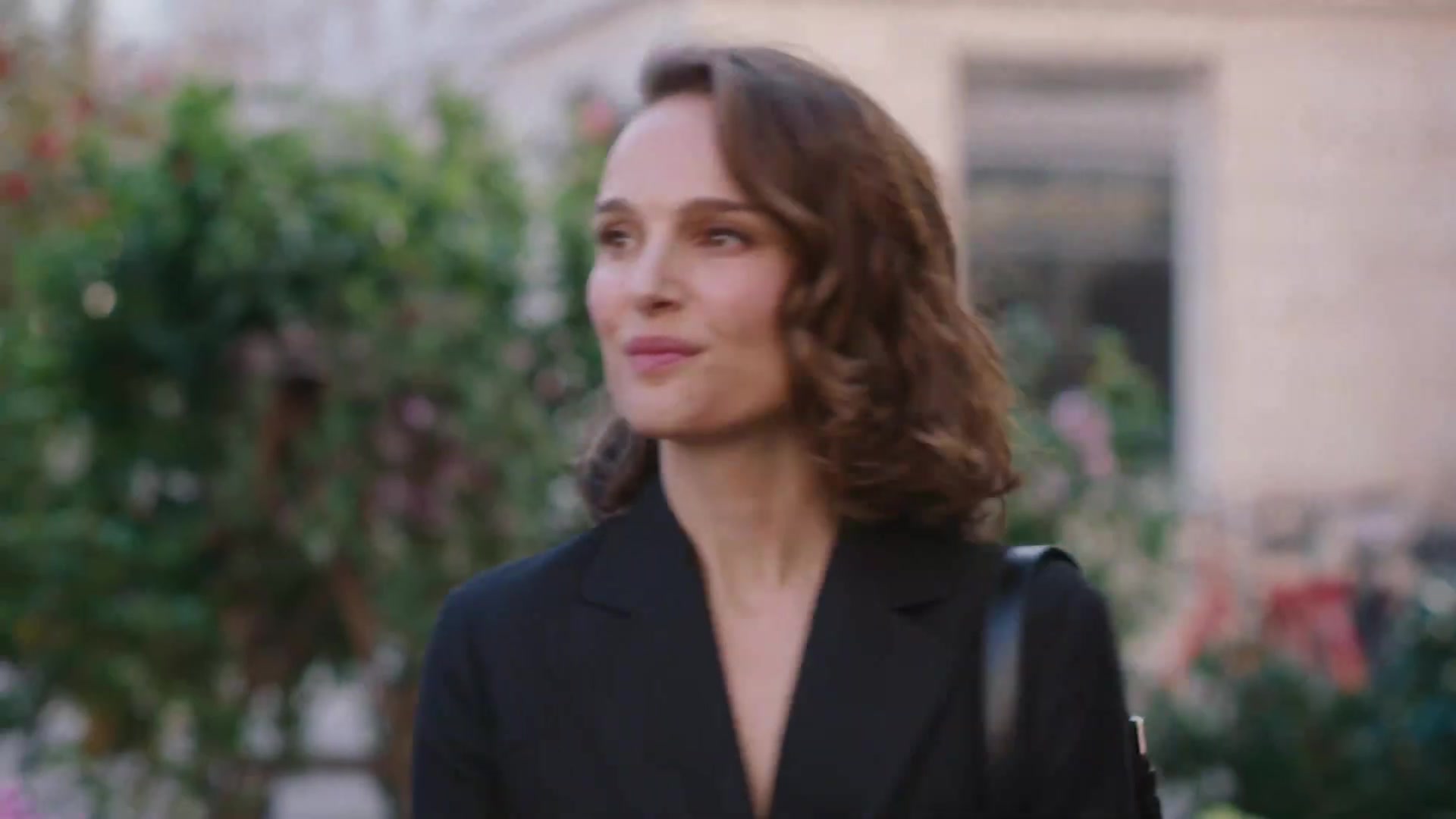 Miss_Dior_-_A_Miss_in_Paris_Episode_2-00_00_12_040.jpeg