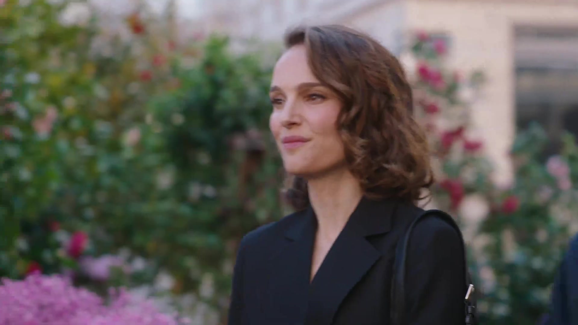 Miss_Dior_-_A_Miss_in_Paris_Episode_2-00_00_12_600.jpeg