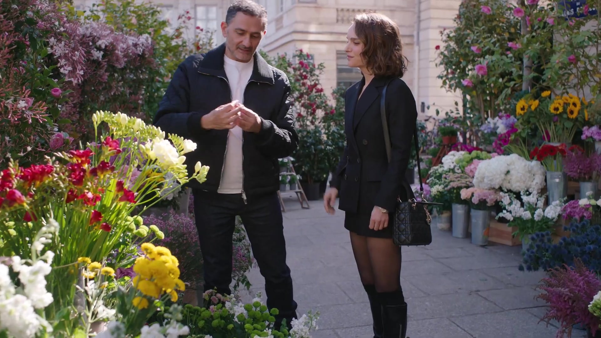 Miss_Dior_-_A_Miss_in_Paris_Episode_2-00_00_14_360.jpeg
