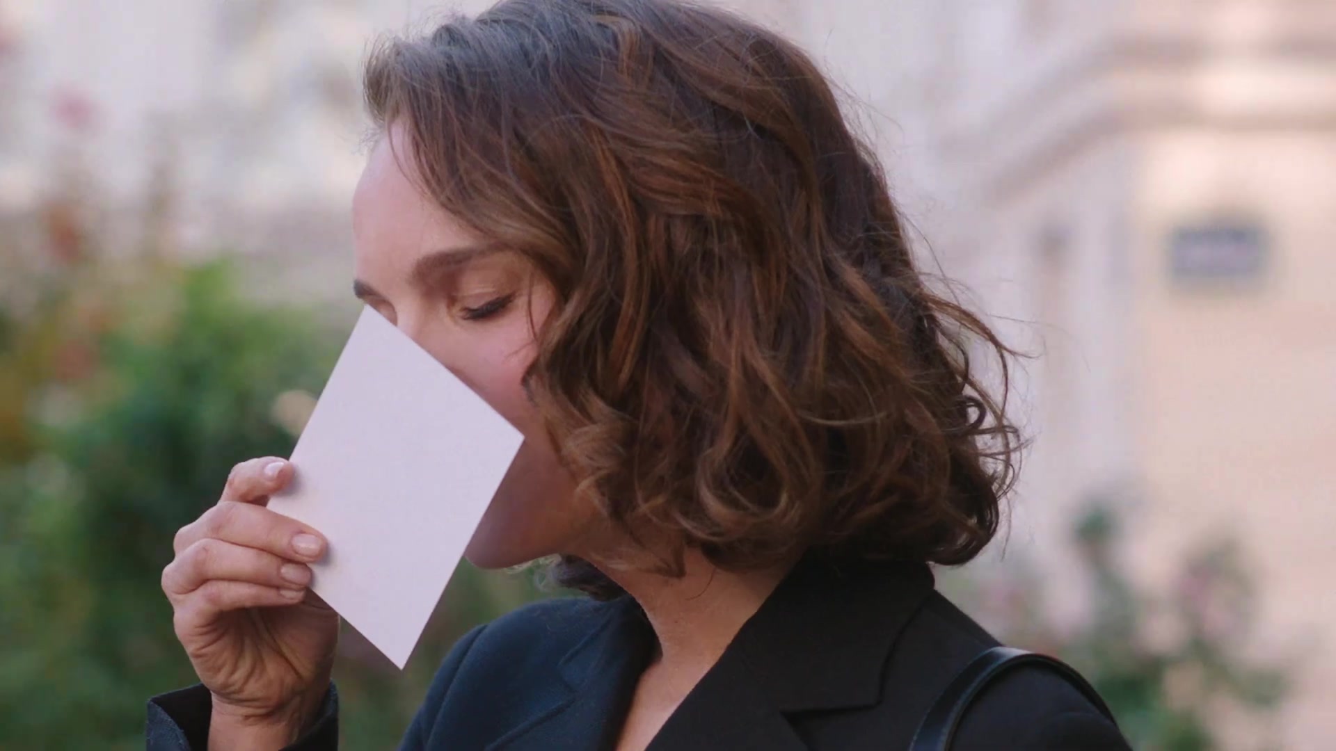 Miss_Dior_-_A_Miss_in_Paris_Episode_2-00_00_31_320.jpeg