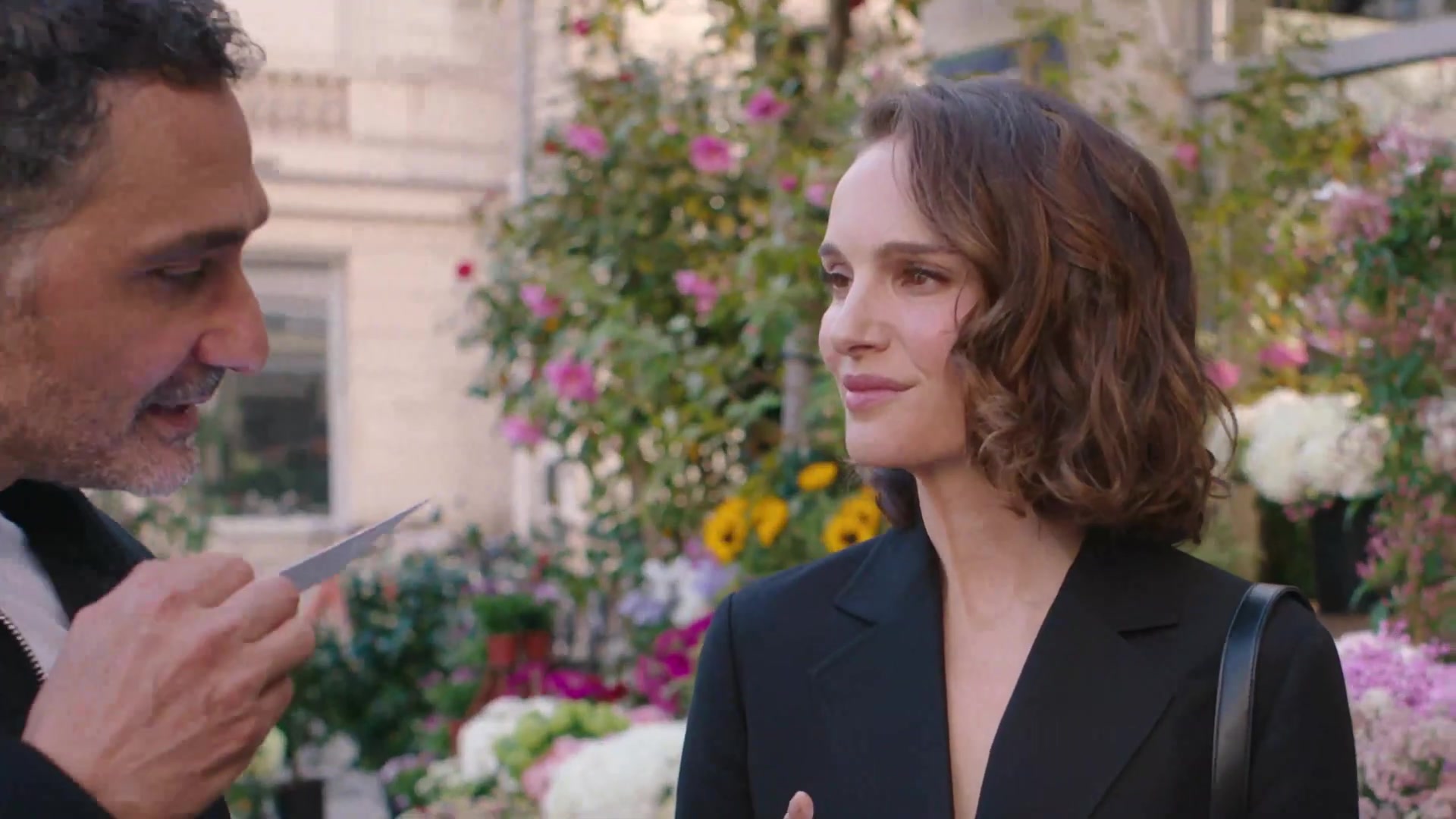 Miss_Dior_-_A_Miss_in_Paris_Episode_2-00_00_35_000.jpeg