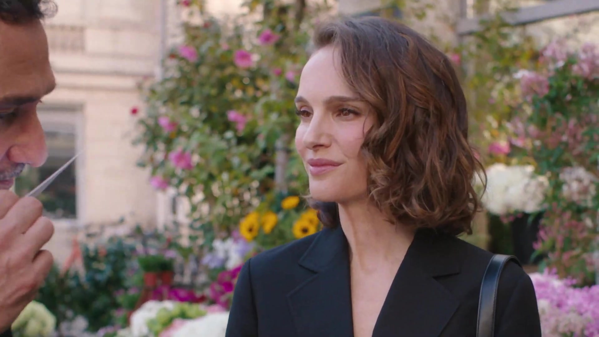 Miss_Dior_-_A_Miss_in_Paris_Episode_2-00_00_35_720.jpeg