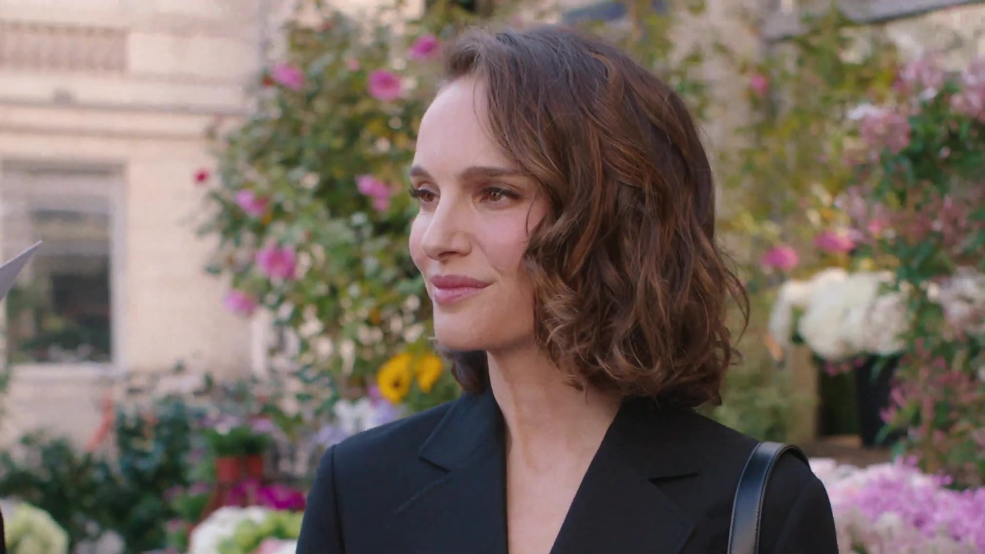 Miss_Dior_-_A_Miss_in_Paris_Episode_2-00_00_36_440.jpeg