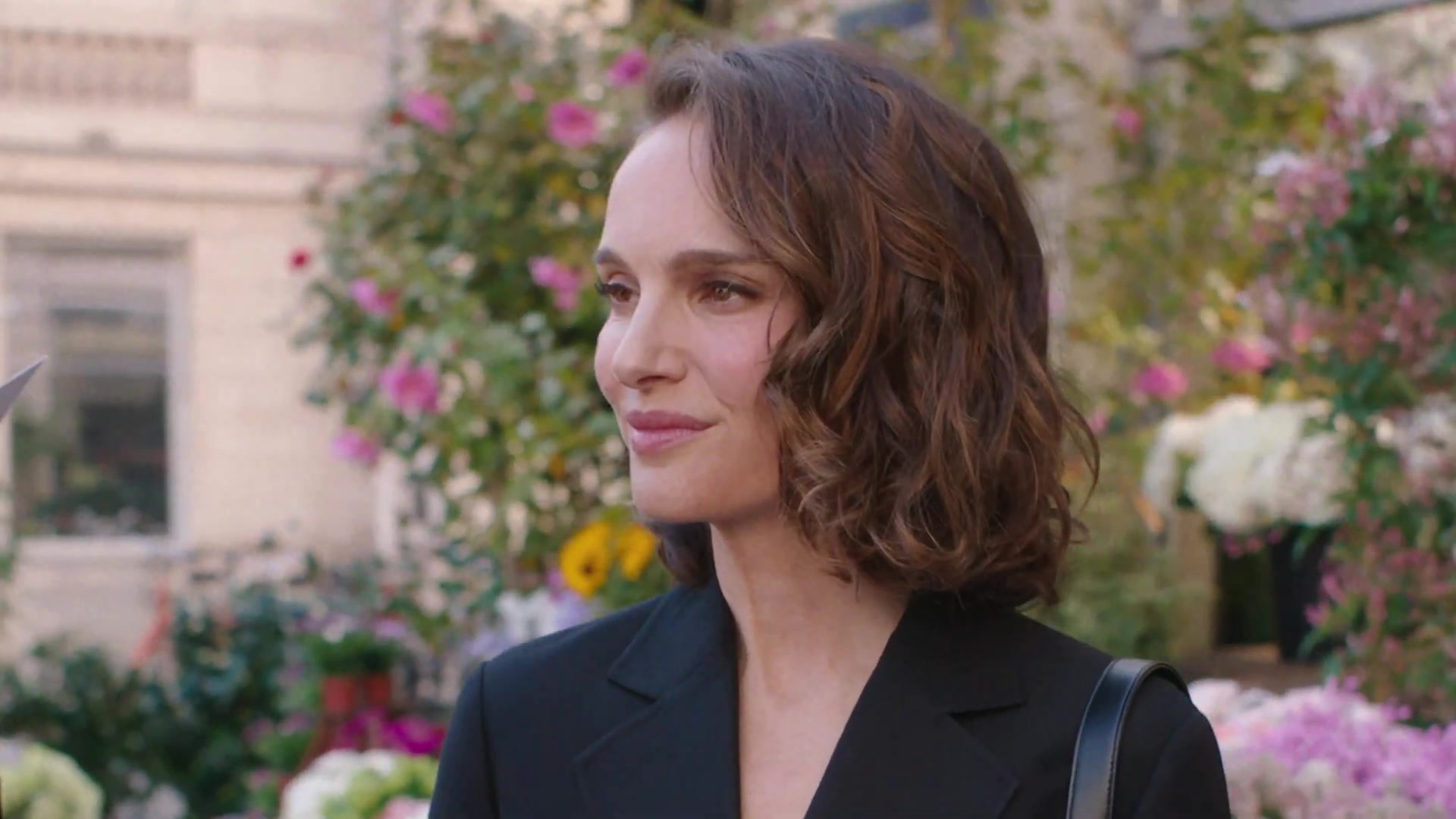 Miss_Dior_-_A_Miss_in_Paris_Episode_2-00_00_36_520.jpeg