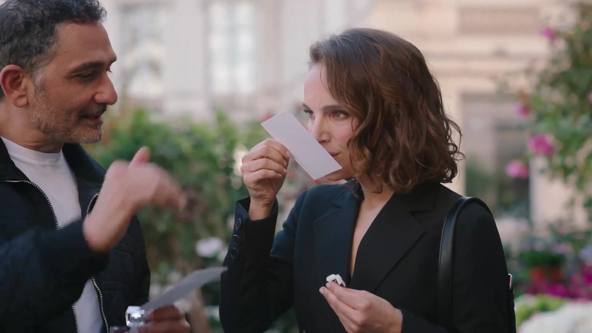 Miss_Dior_-_A_Miss_in_Paris_Episode_2-00_00_38_840.jpeg