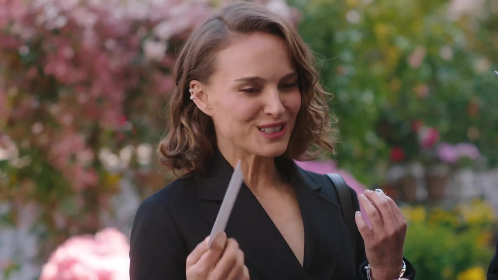 Miss_Dior_-_A_Miss_in_Paris_Episode_2-00_00_48_520.jpeg